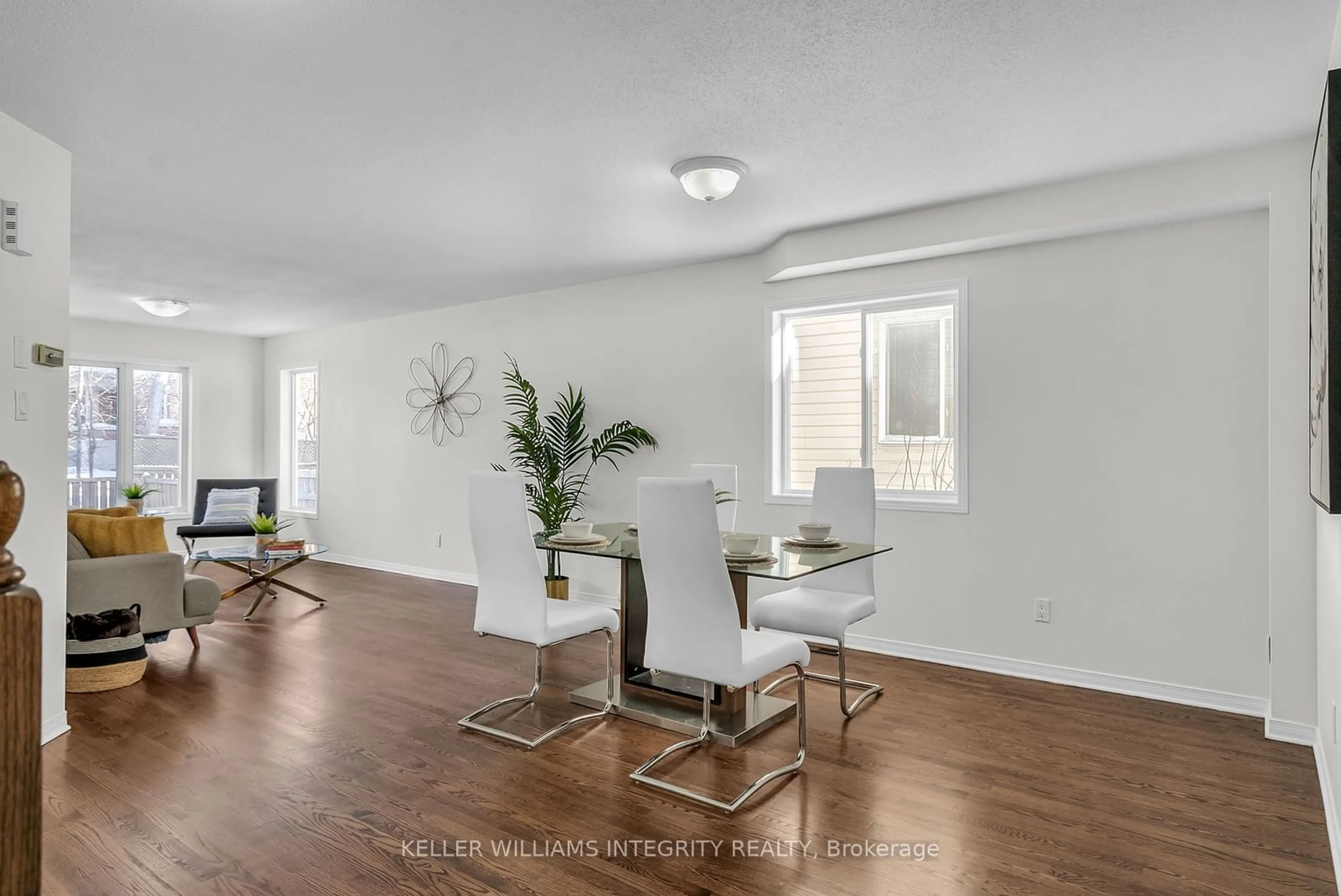 Dining room, wood/laminate floor for 53 Carwood Circ, Manor Park - Cardinal Glen and Area Ontario K1K 4V4