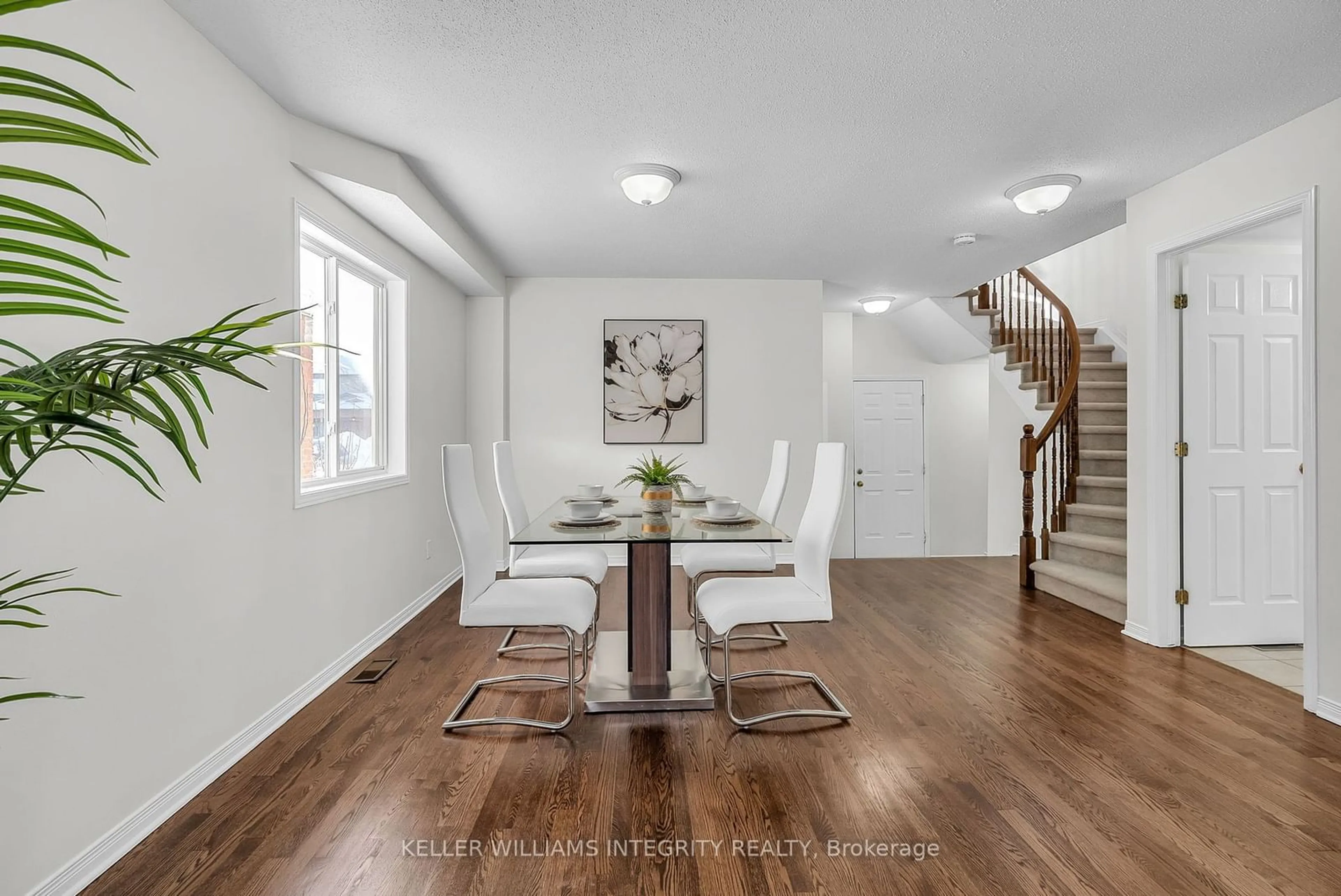 Dining room, wood/laminate floor for 53 Carwood Circ, Manor Park - Cardinal Glen and Area Ontario K1K 4V4