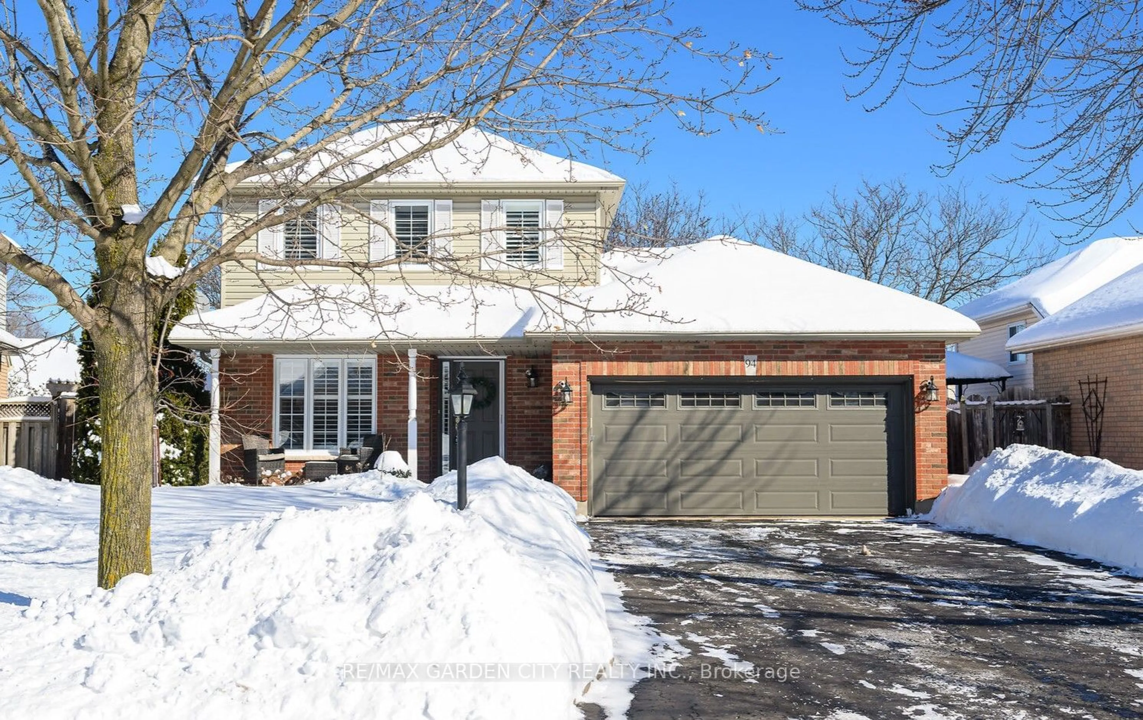 Home with brick exterior material, street for 94 COLONIAL Cres, Grimsby Ontario L3M 5H4