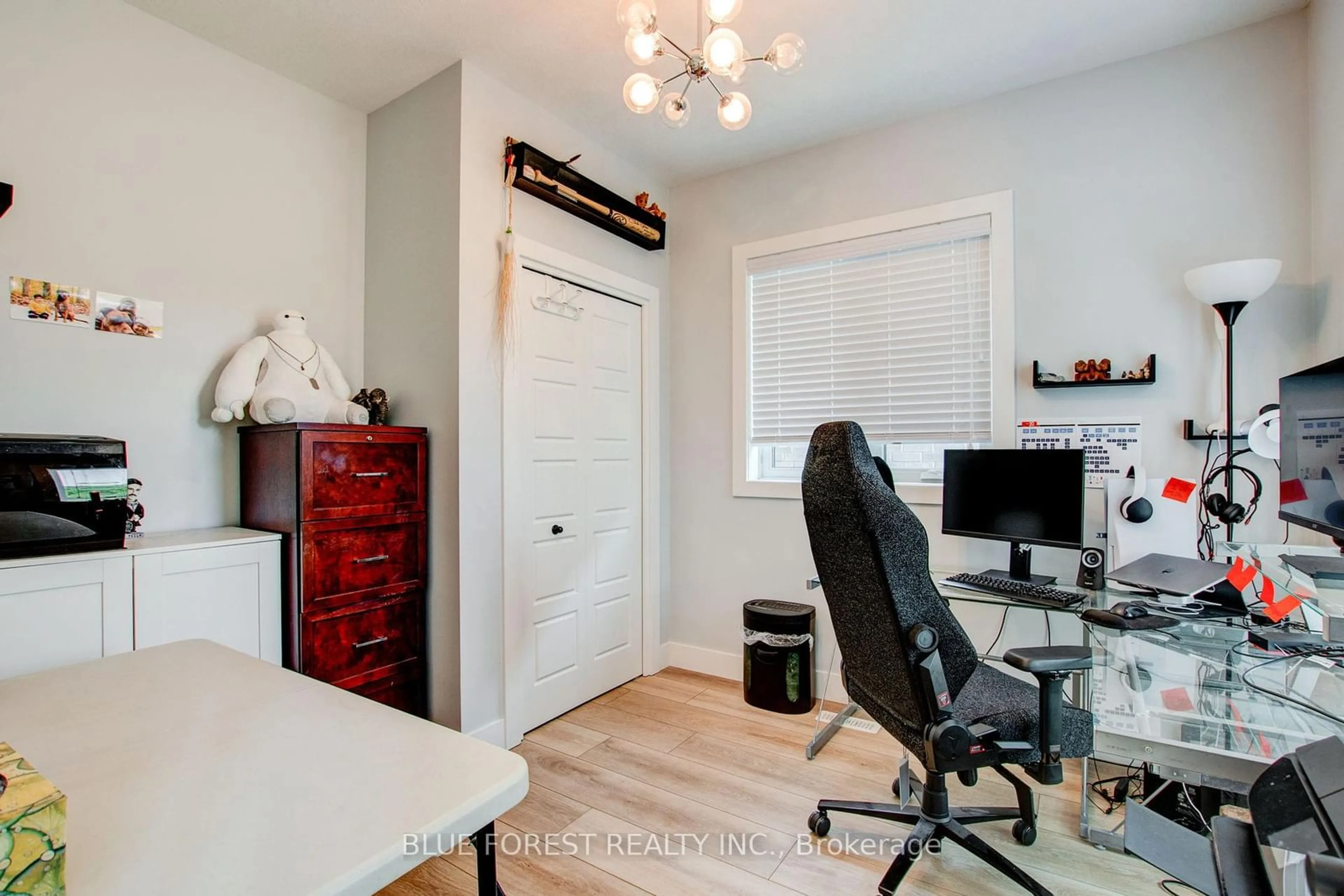 A pic of a room for 2810 Sheffield Pl #2, London Ontario N6M 0E5