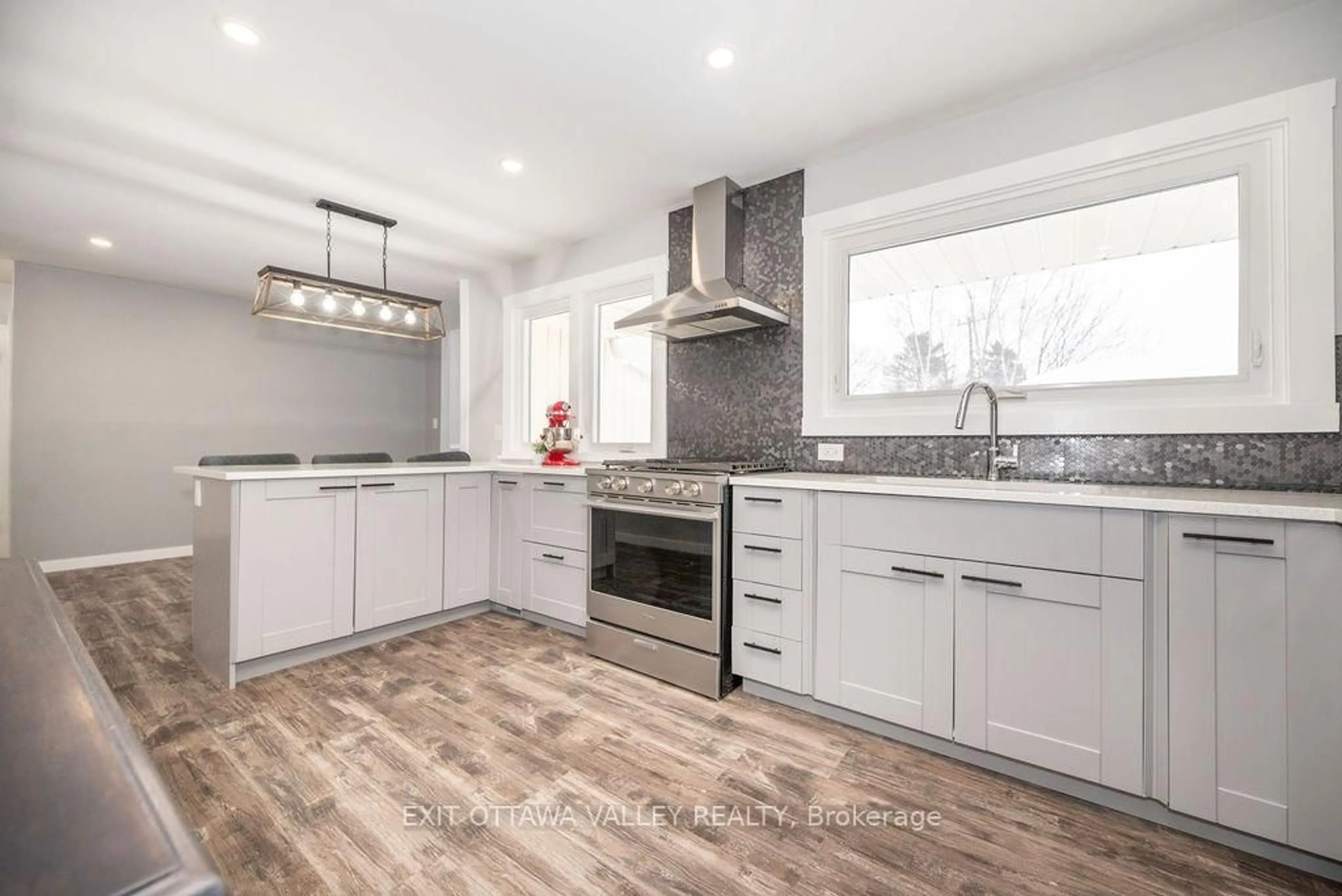 Open concept kitchen, unknown for 1 Frontenac Cres, Deep River Ontario K0J 1P0