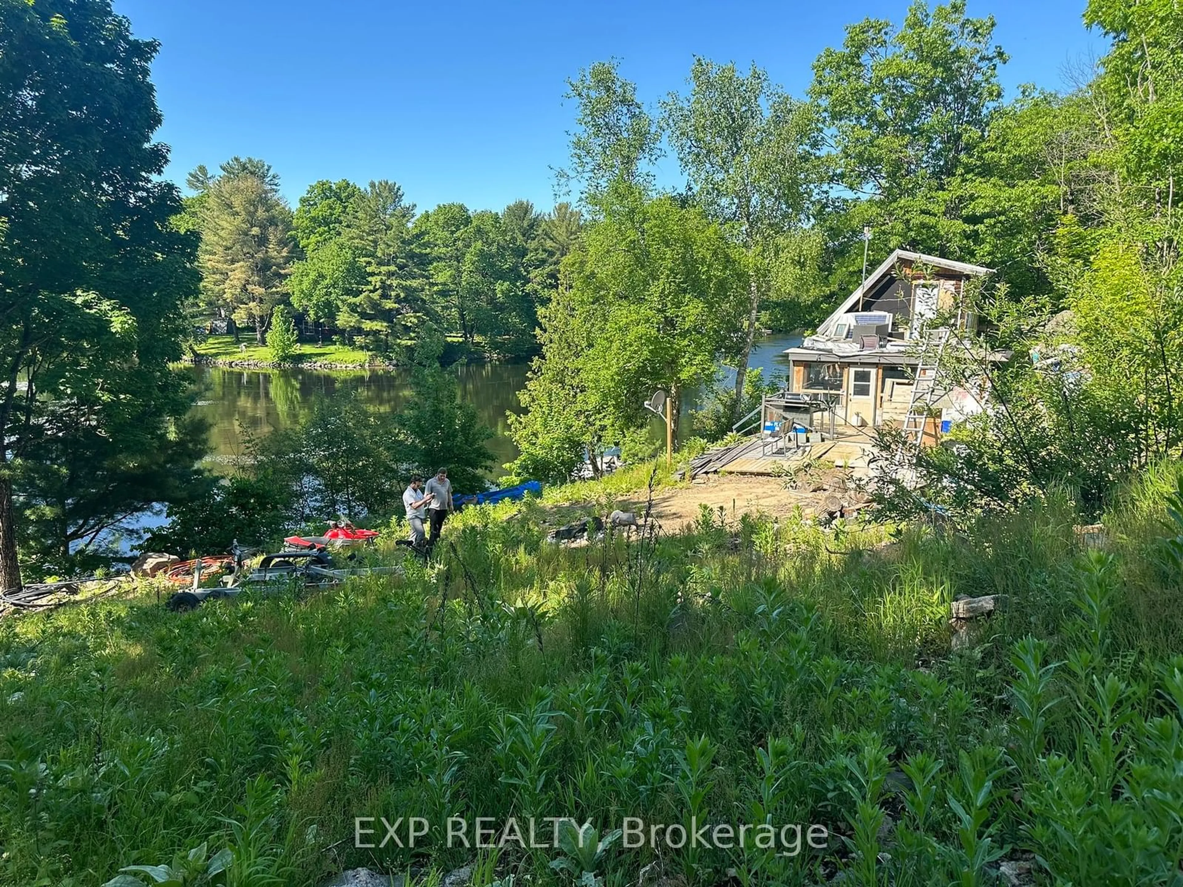 A pic from outside/outdoor area/front of a property/back of a property/a pic from drone, water/lake/river/ocean view for 3950 SEVERN RIVER SHORE, Gravenhurst Ontario L0K 2B0