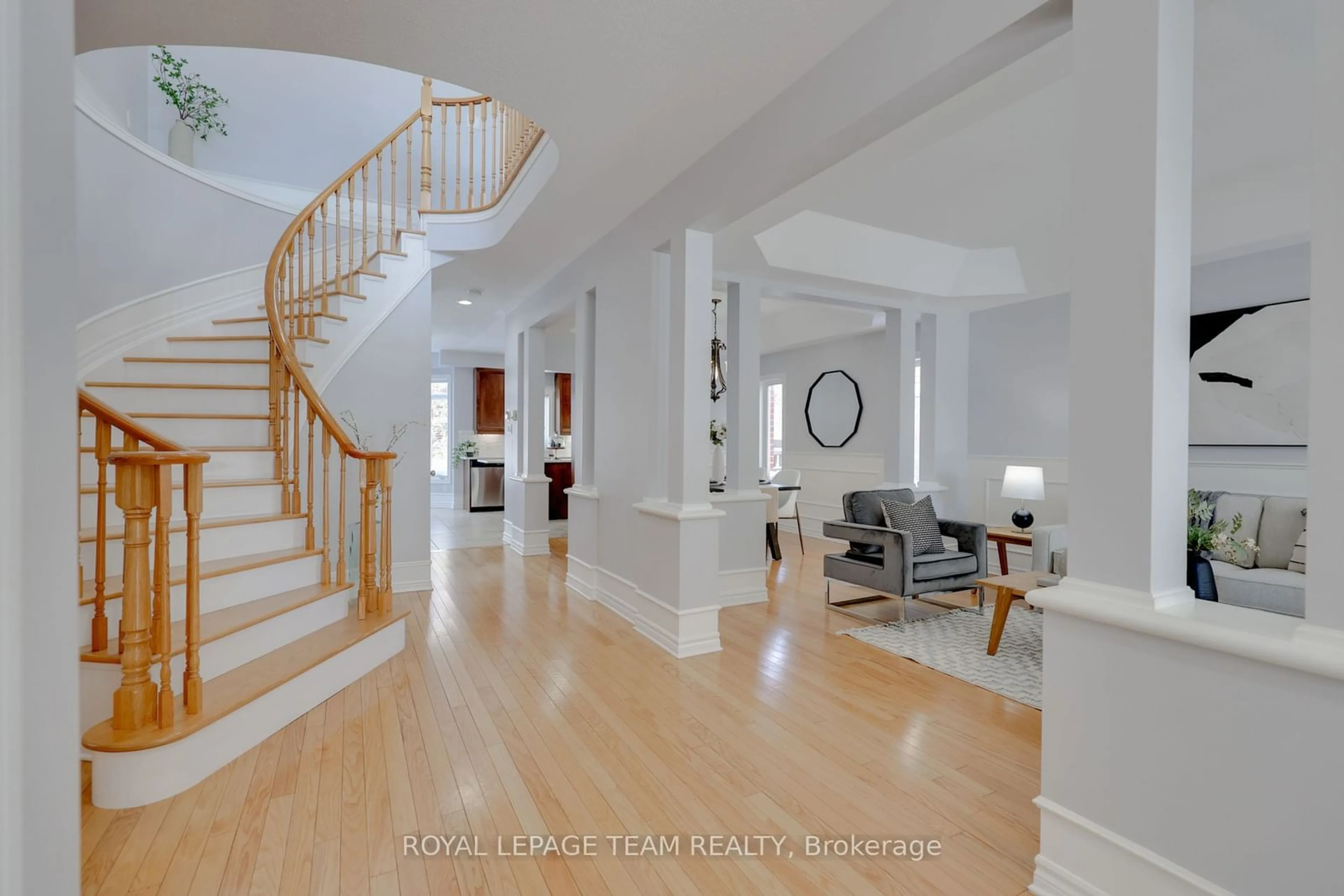 Indoor foyer for 10 MANNING Crt, Kanata Ontario K2K 3N3