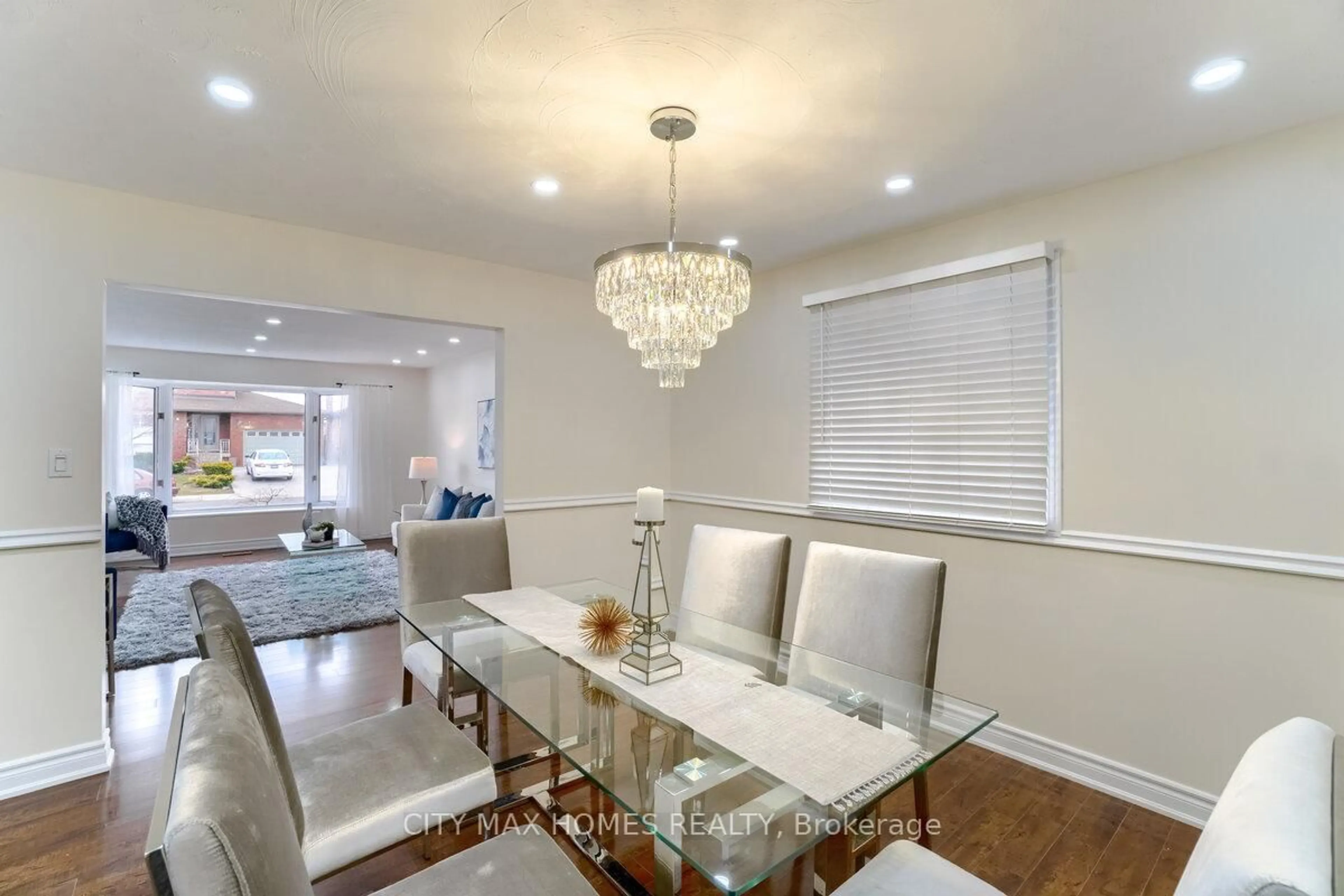 Dining room, wood/laminate floor for 177 Ravenbury Dr, Hamilton Ontario L8W 2J2