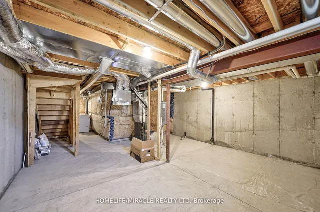 Primary image of 7 Genoa Dr