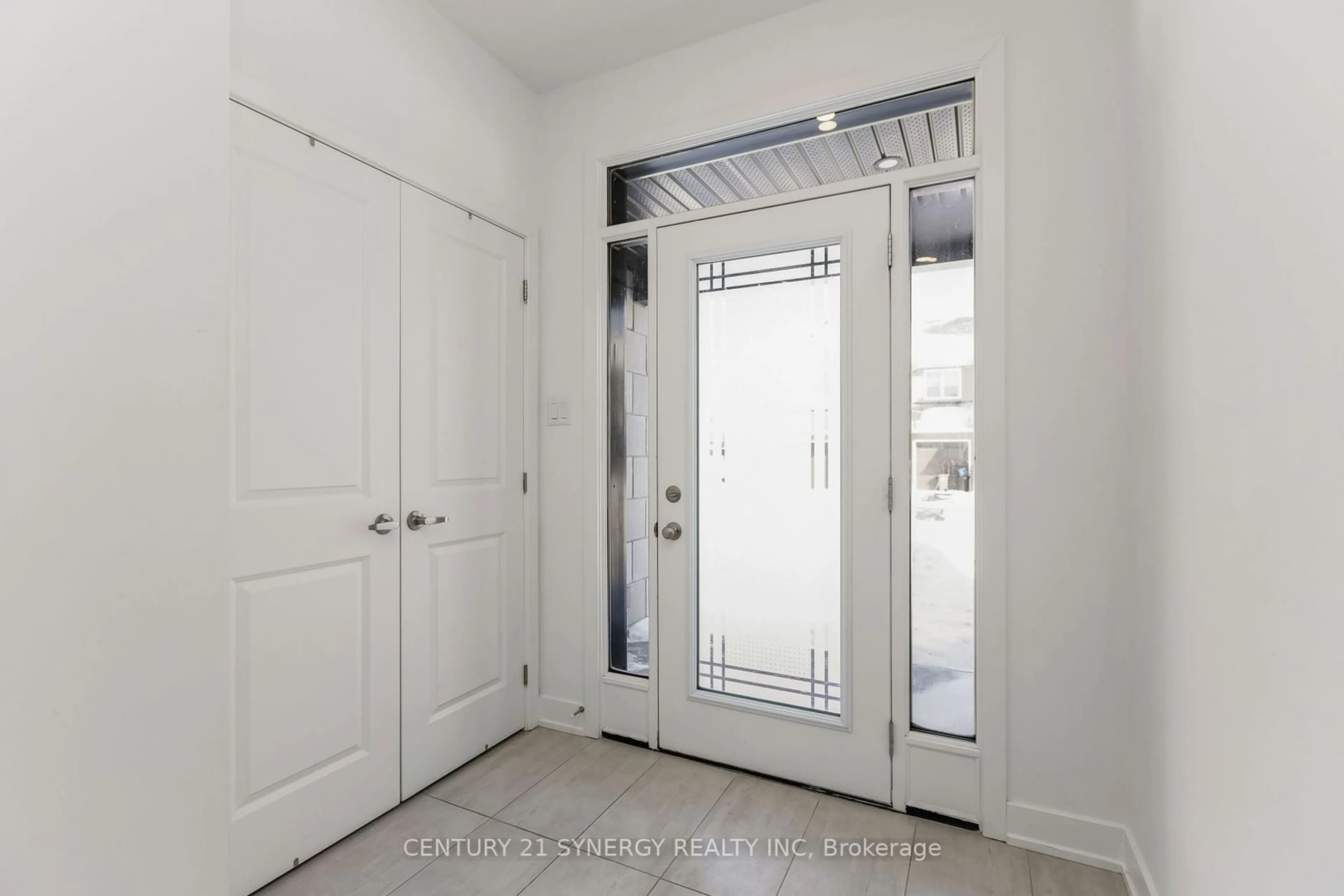 Indoor entryway for 510 Cardamon Terr, Stittsville - Munster - Richmond Ontario K2S 2X9