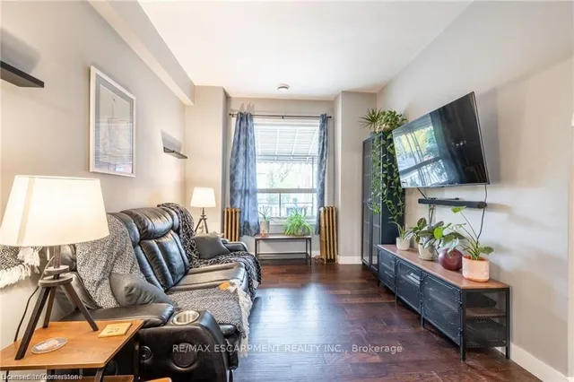 Additional property image - 166 Catharine St