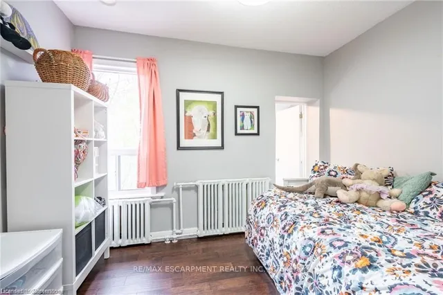 Additional property image - 166 Catharine St