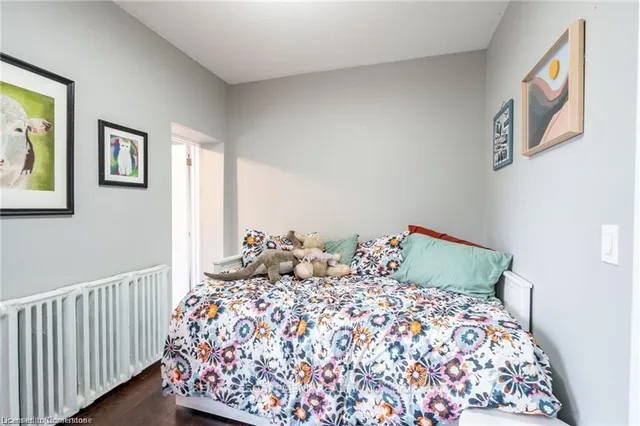 Additional property image - 166 Catharine St
