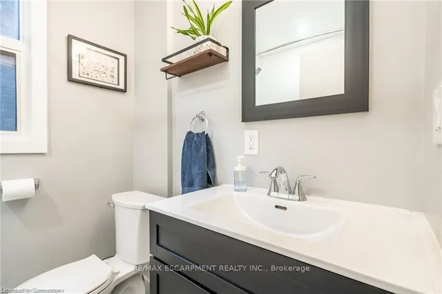 Additional property image - 166 Catharine St