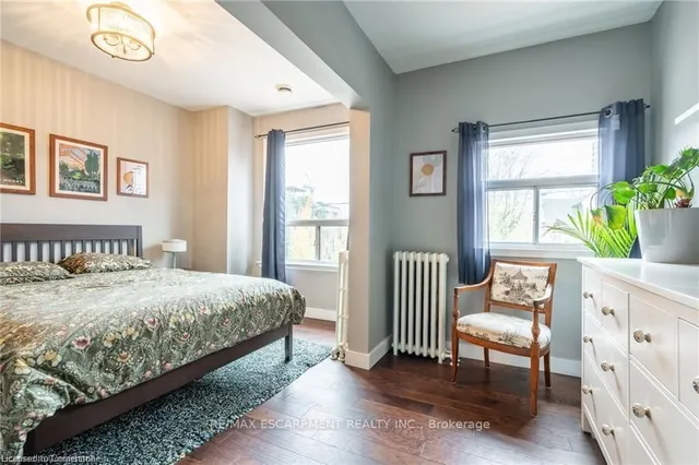Additional property image - 166 Catharine St