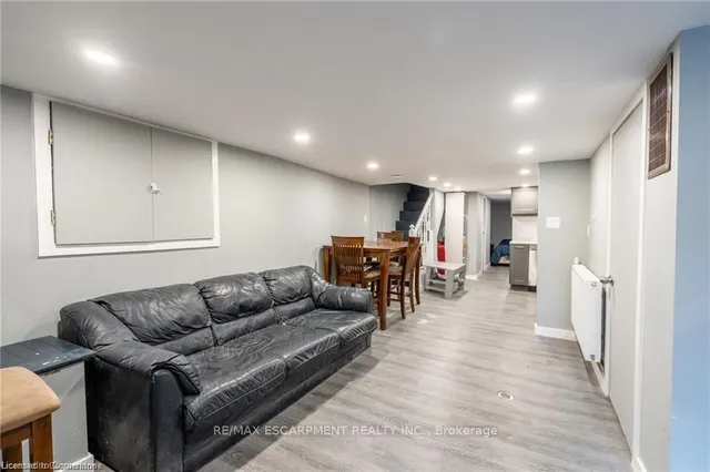 Additional property image - 166 Catharine St