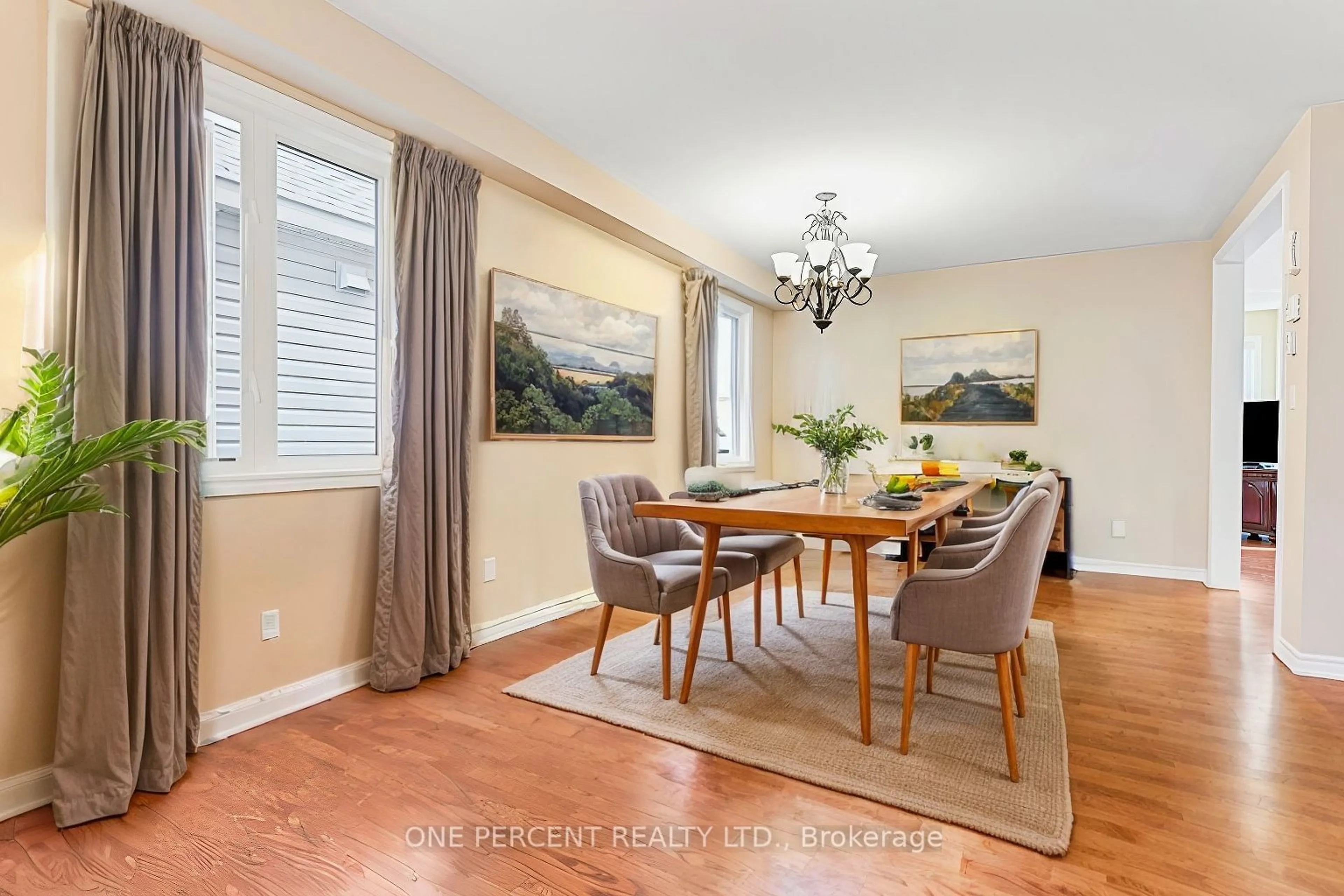 Dining room, wood/laminate floor for 41 CROWNRIDGE Dr, Kanata Ontario K2M 0J5