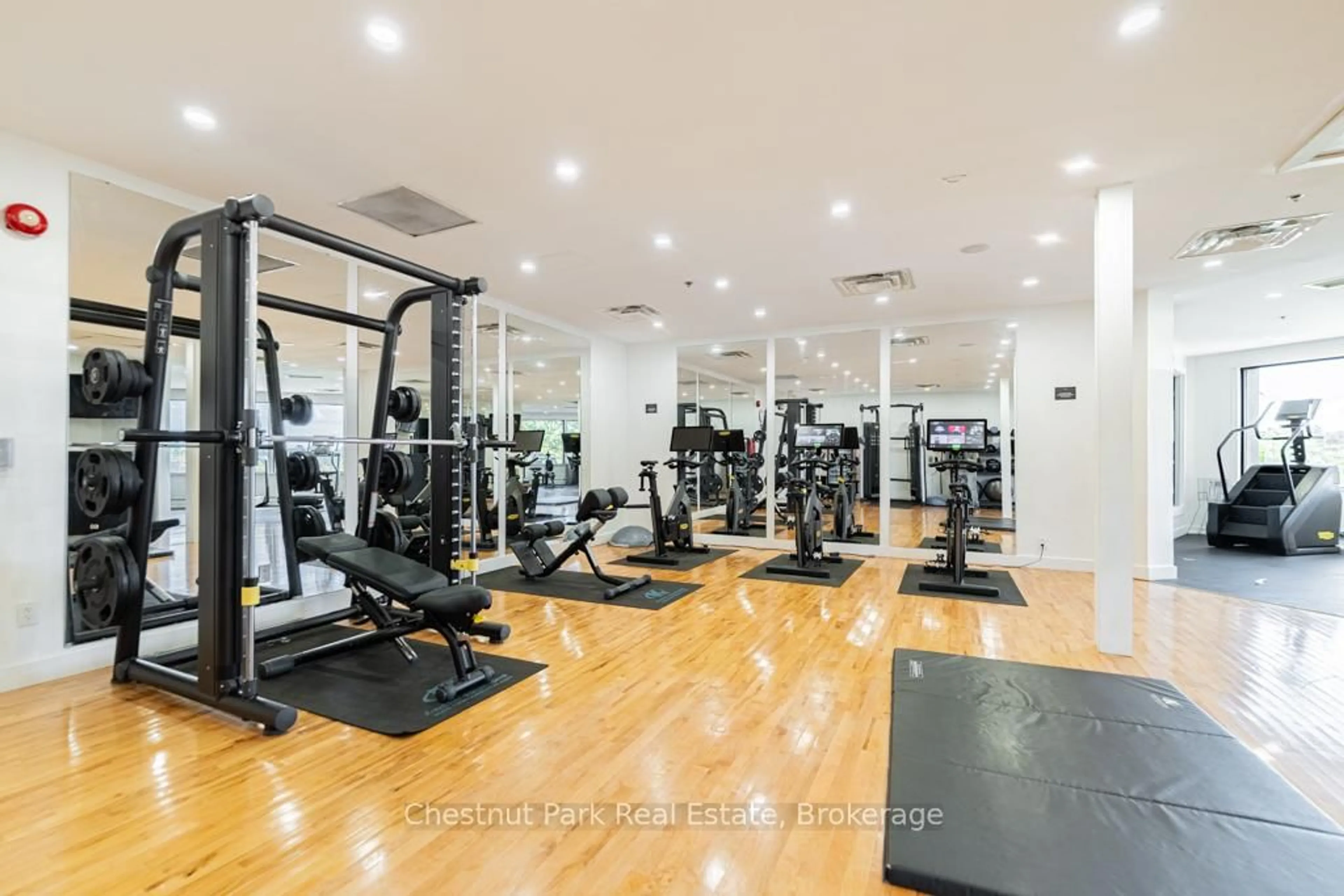 Gym or fitness room for 34 Carrick Tr, Gravenhurst Ontario P1P 0A6