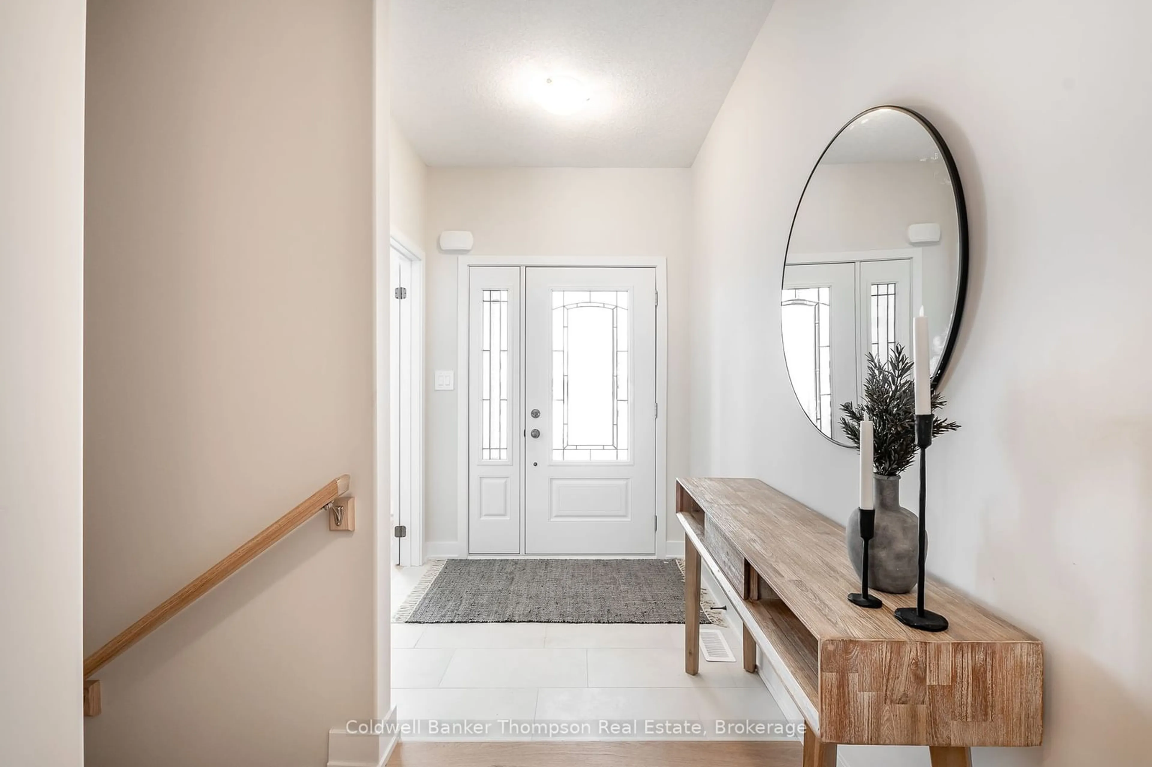 Indoor entryway for 67 Eaglecrest Ave, Huntsville Ontario P1H 0G5