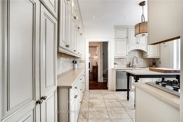 Additional property image - 7 St. James Pl