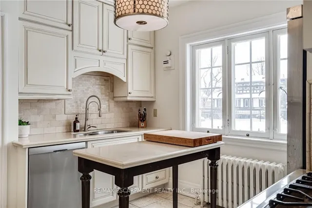 Additional property image - 7 St. James Pl