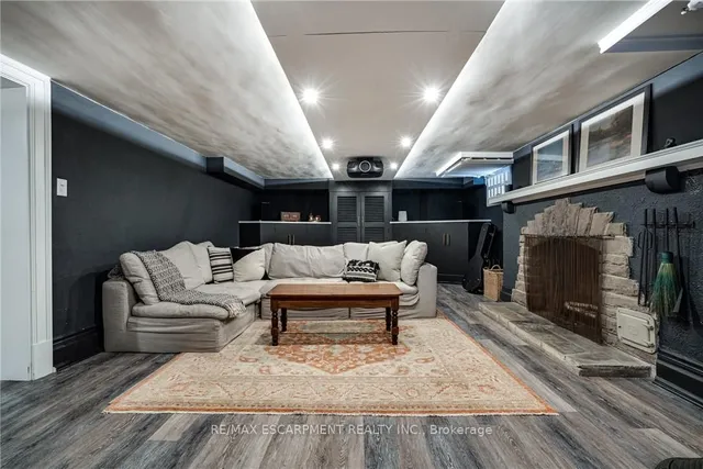 Additional property image - 7 St. James Pl