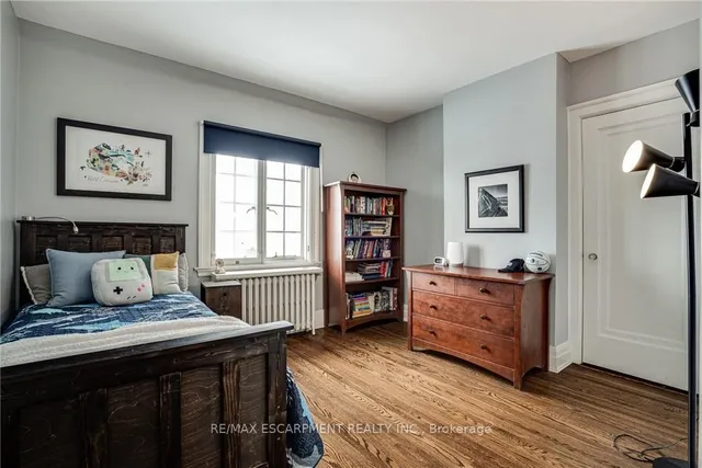 Additional property image - 7 St. James Pl