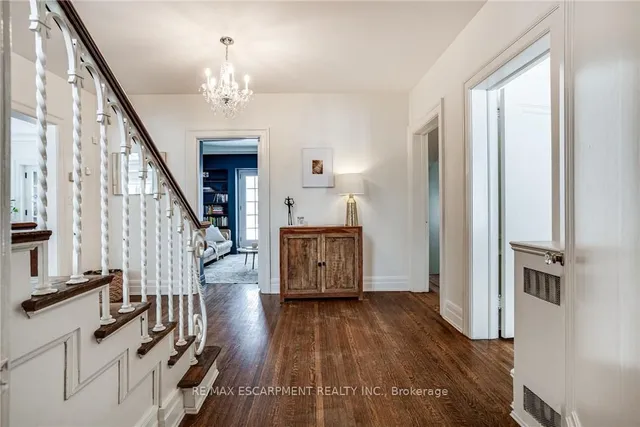 Additional property image - 7 St. James Pl