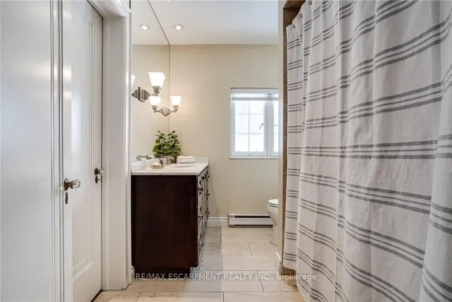 Additional property image - 7 St. James Pl