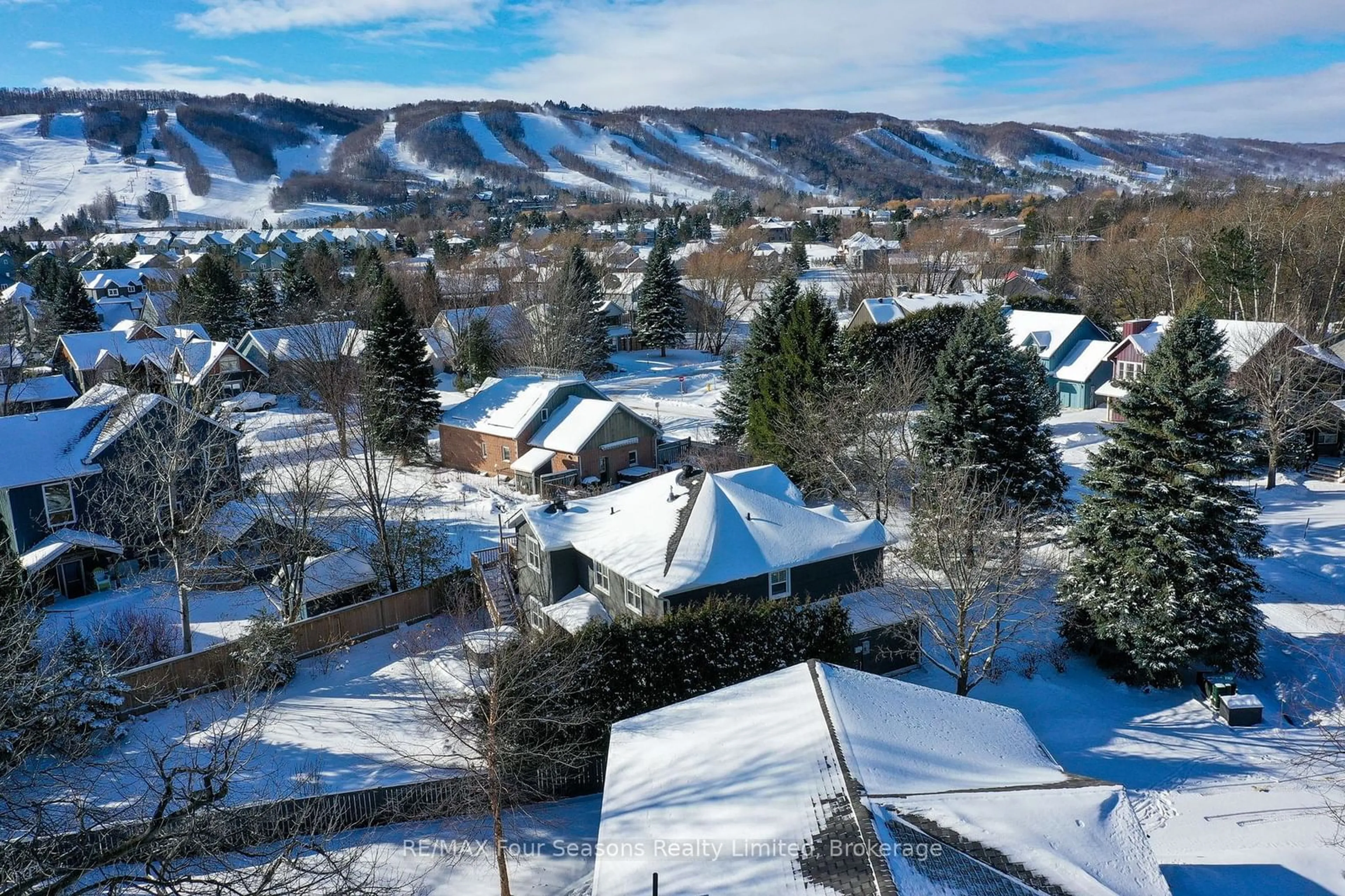 A pic from outside/outdoor area/front of a property/back of a property/a pic from drone, mountain view for 108 Liisa's Lane, Blue Mountains Ontario L9Y 0M3