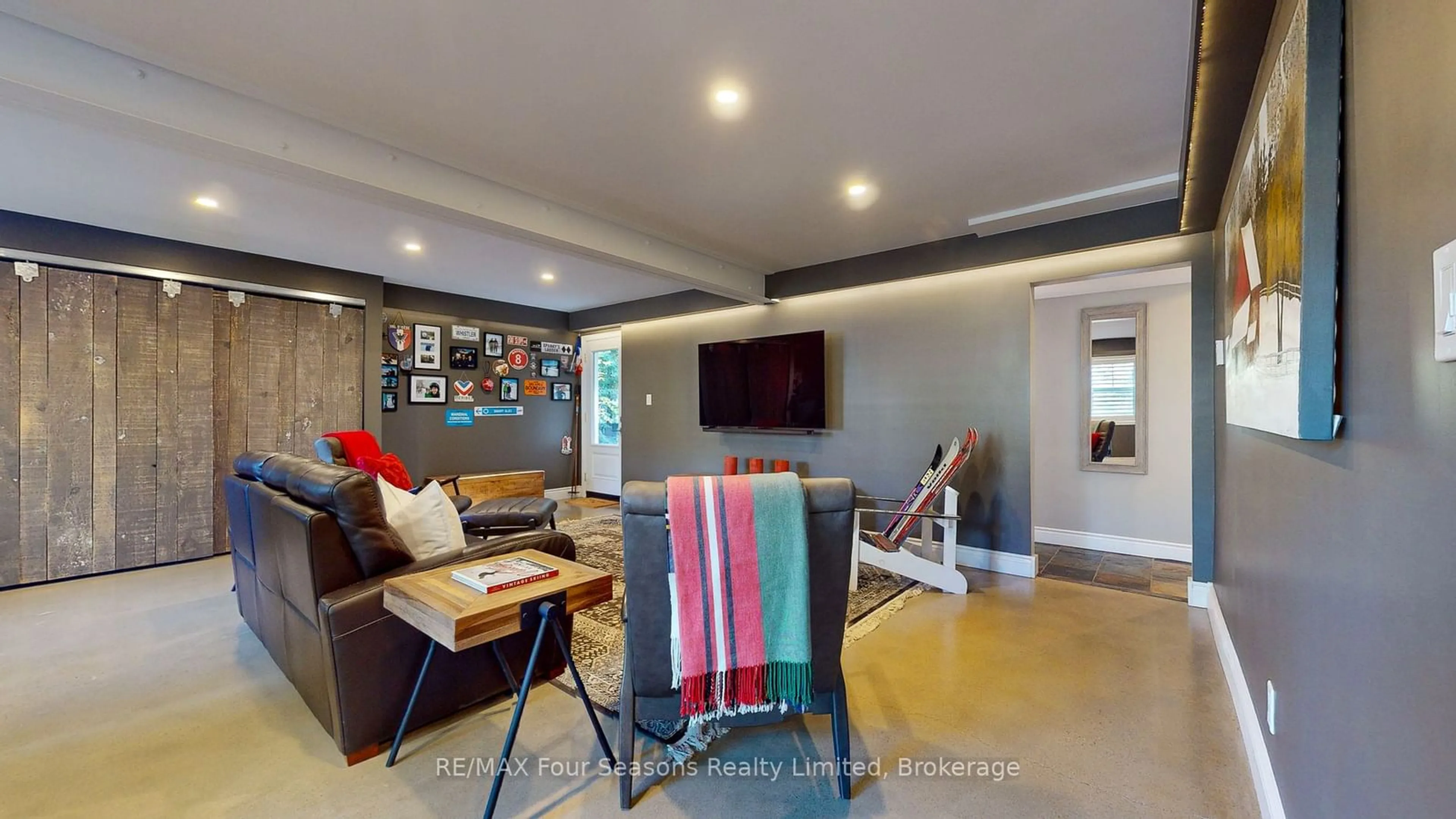 Living room with furniture, unknown for 108 Liisa's Lane, Blue Mountains Ontario L9Y 0M3