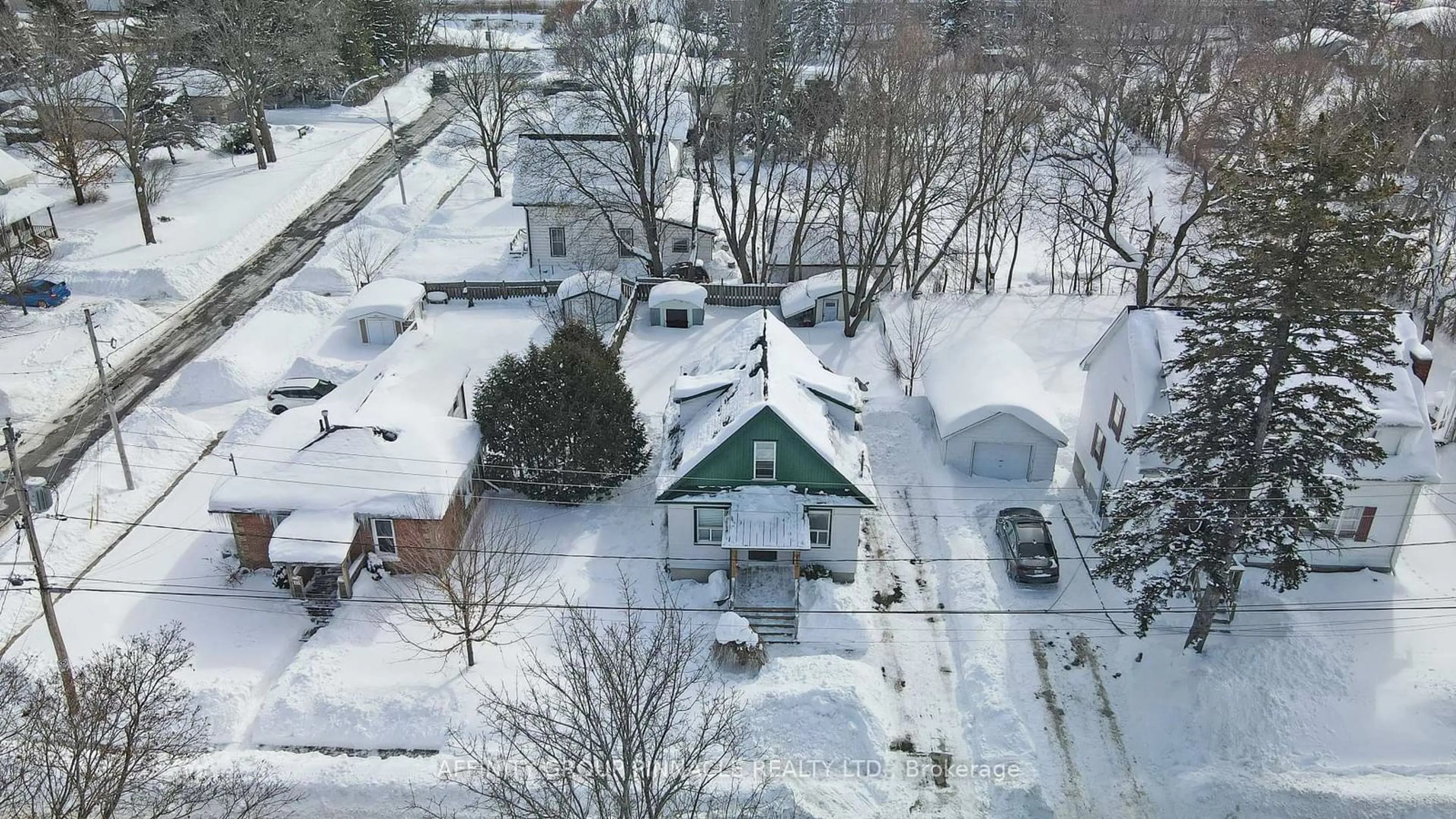 A pic from outside/outdoor area/front of a property/back of a property/a pic from drone, street for 113 Durham St, Kawartha Lakes Ontario K9V 2R3