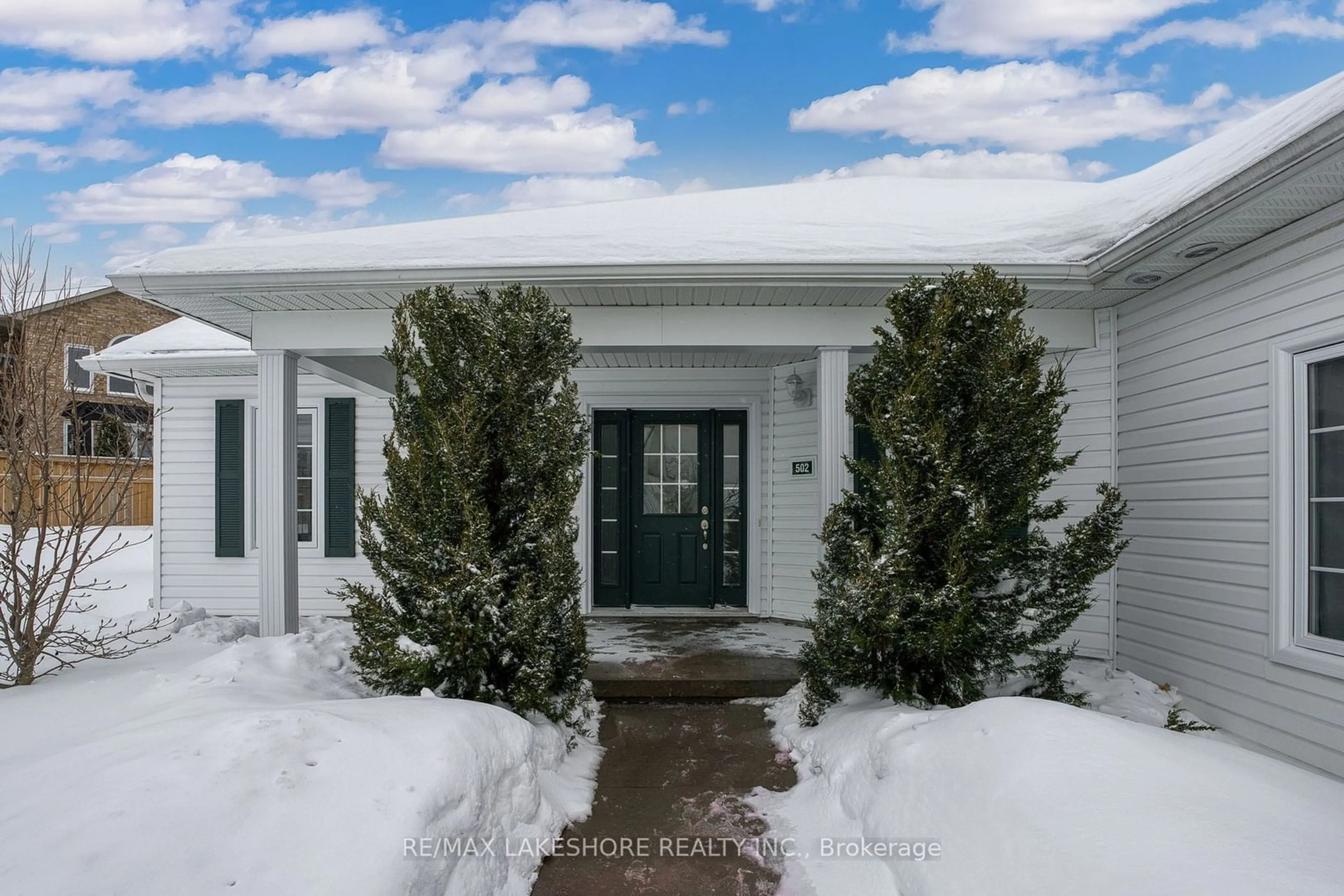 Indoor entryway for 295 DENSMORE Rd #502, Cobourg Ontario K9A 2S7