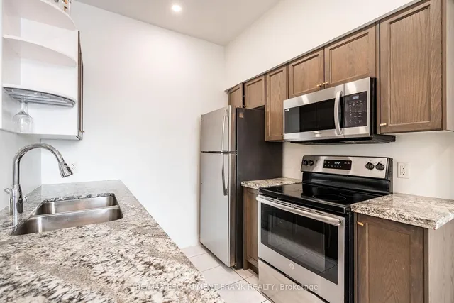 Additional property image - 112 King St Unit 1012
