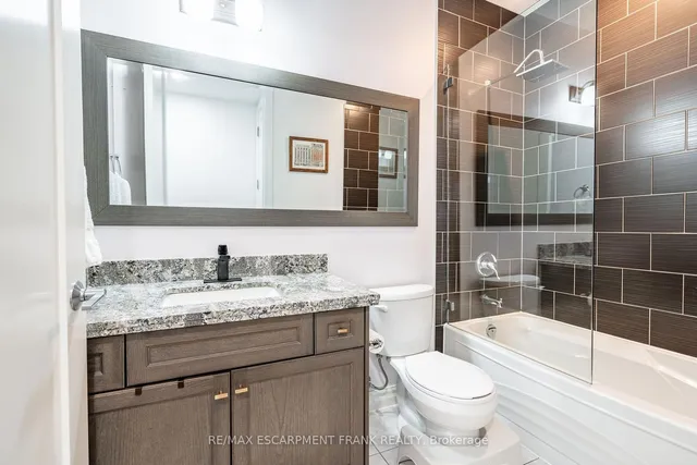 Additional property image - 112 King St Unit 1012