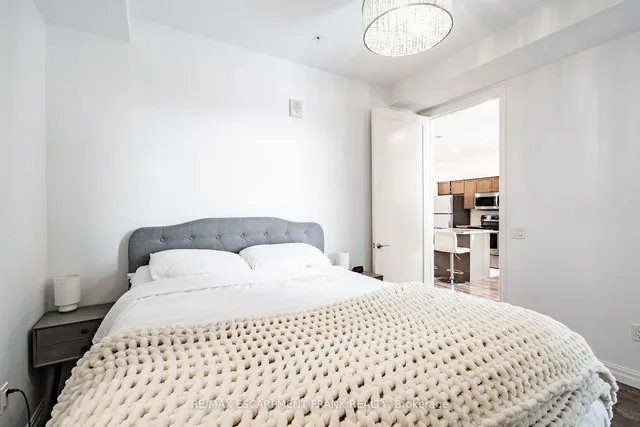 Additional property image - 112 King St Unit 1012
