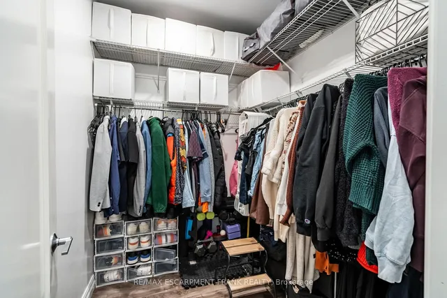 Additional property image - 112 King St Unit 1012