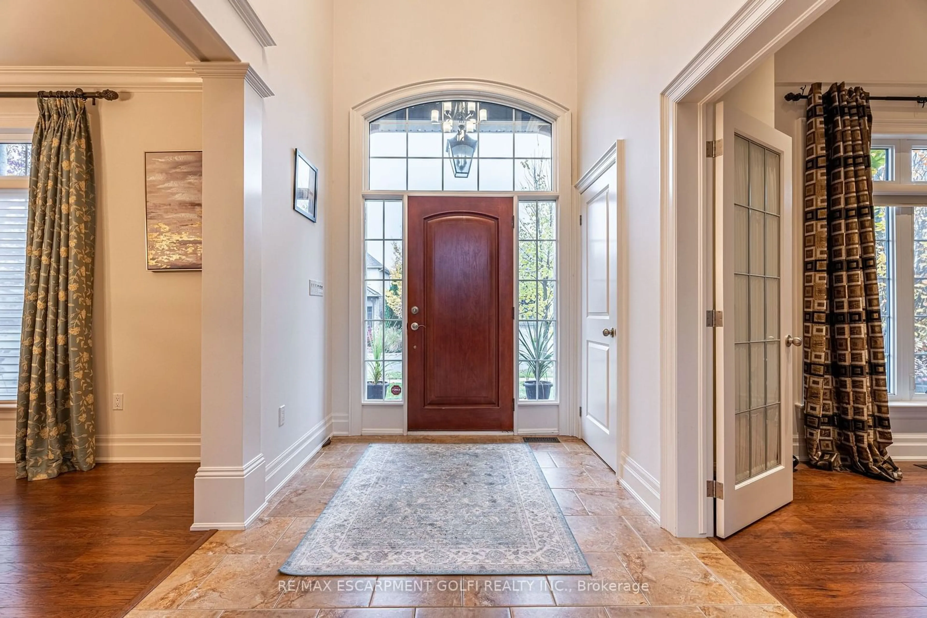 Indoor entryway for 2 BUNNY GLEN Dr, Niagara-on-the-Lake Ontario L0S 1P0