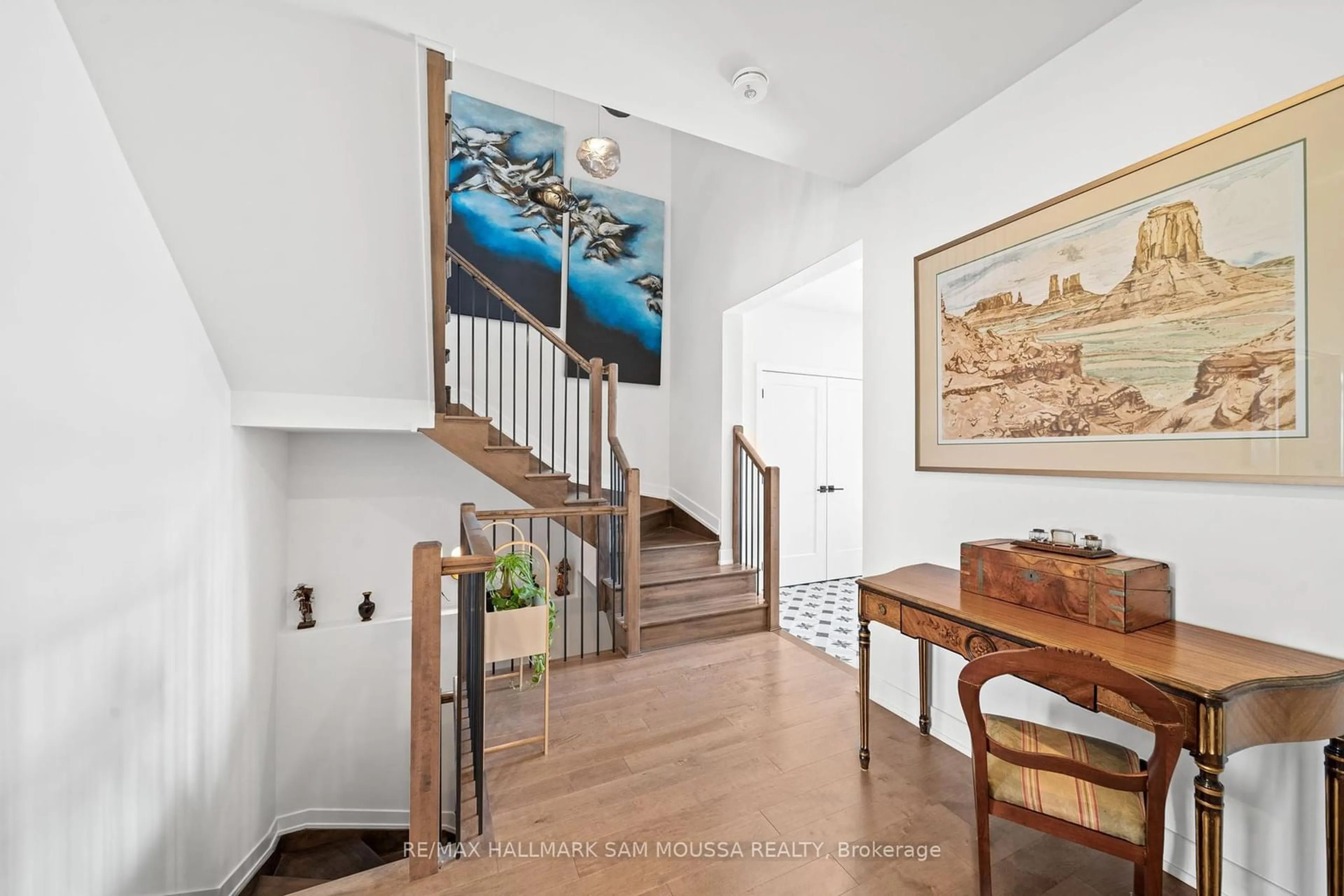 Indoor foyer for 259 FOUNTAINHEAD Dr, Orleans - Convent Glen and Area Ontario K1W 0H4