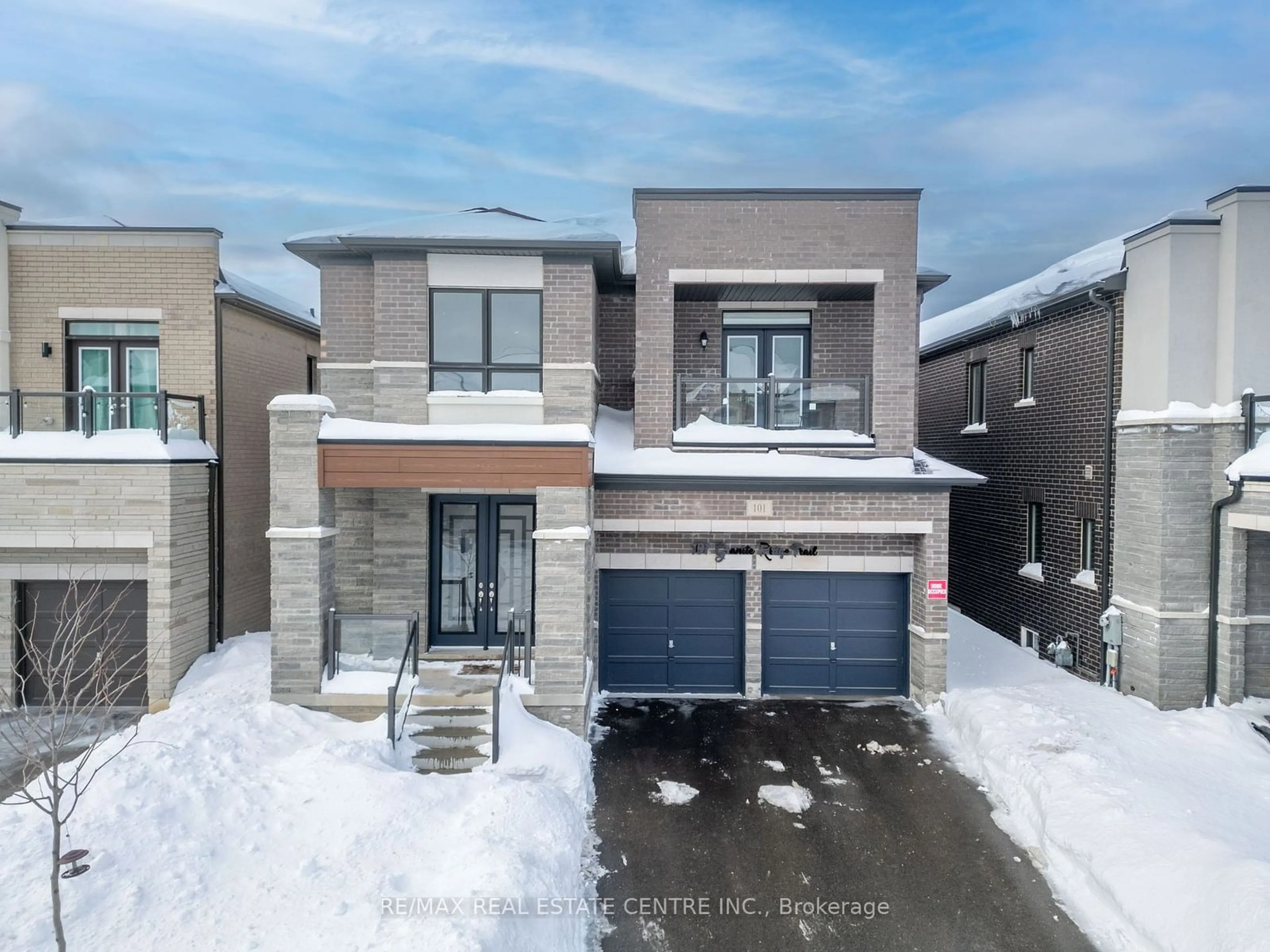 A pic from outside/outdoor area/front of a property/back of a property/a pic from drone, street for 101 Granite Ridge Tr, Hamilton Ontario L8B 1Y6