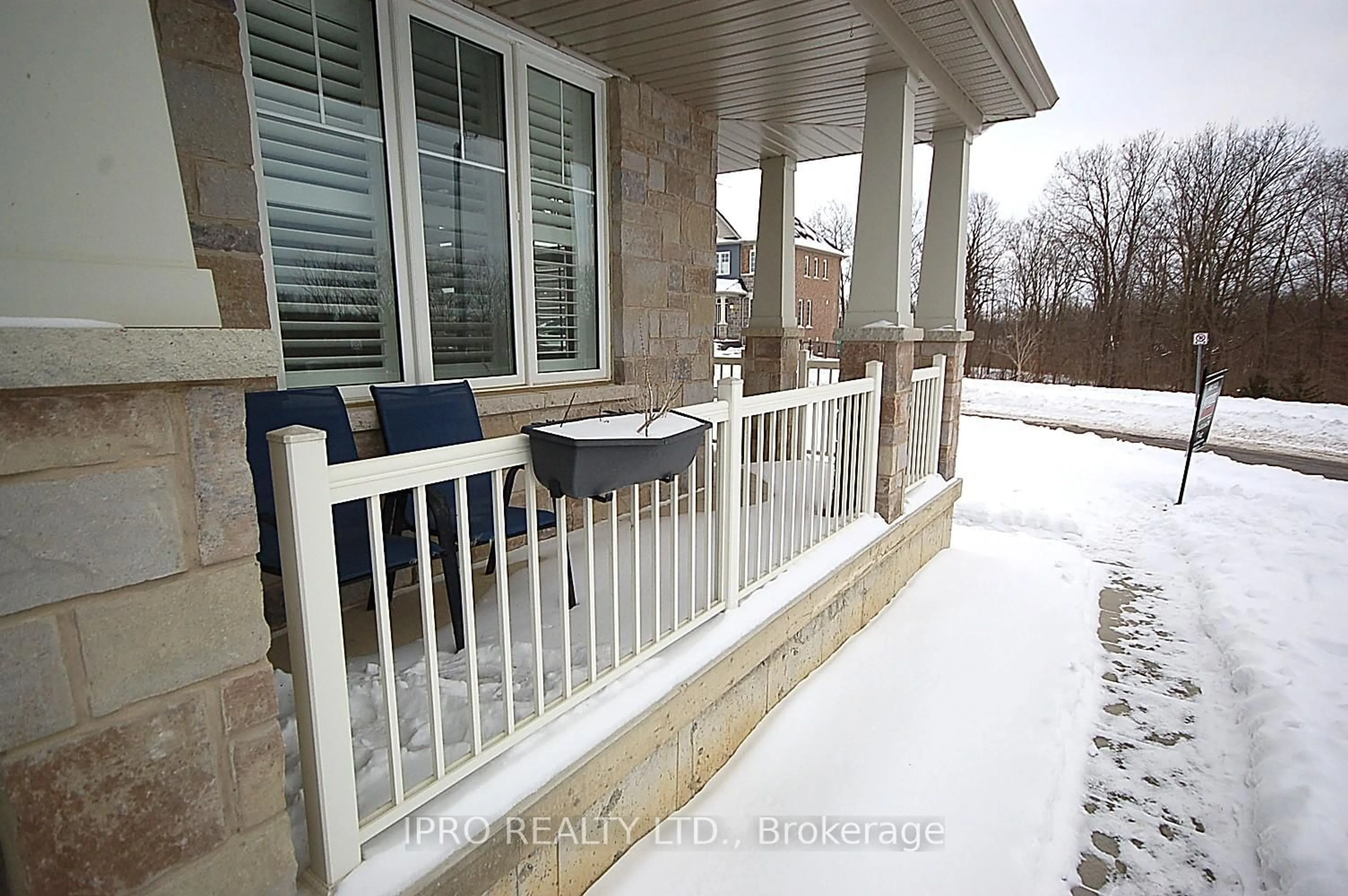 Patio, street for 22 Fleming Cres, Haldimand Ontario N3W 0C4