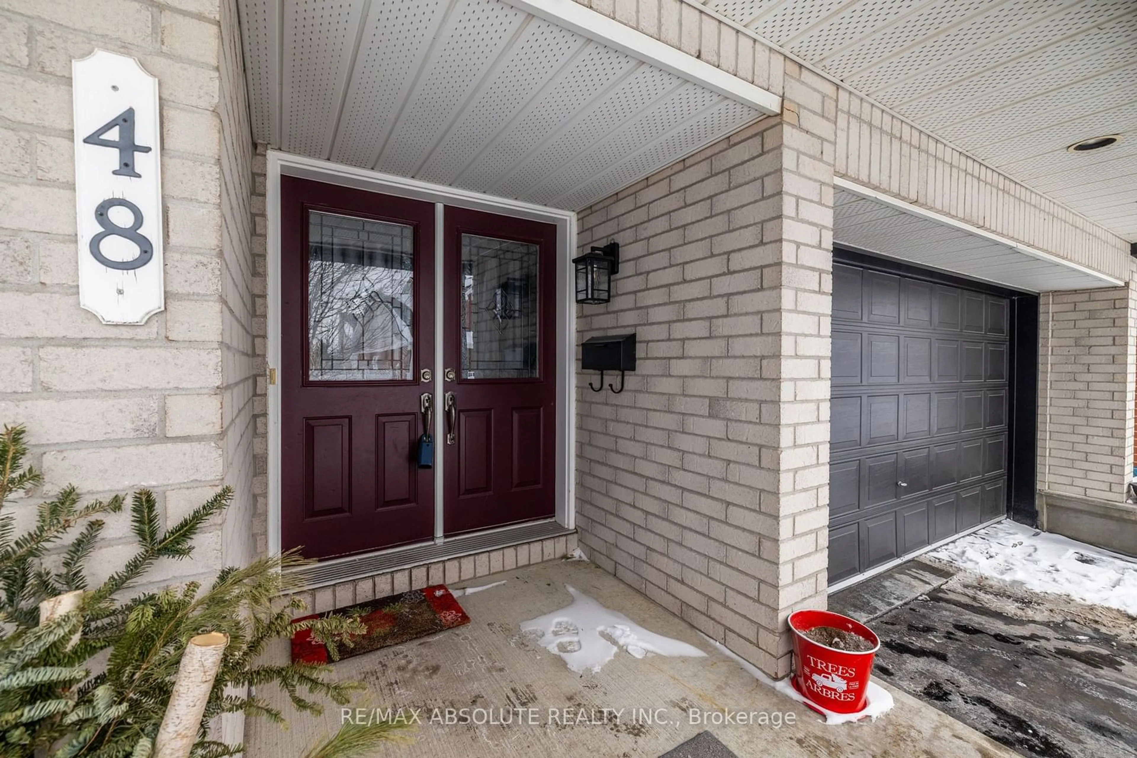 Indoor entryway for 48 Settler's Ridge Way, Barrhaven Ontario K2J 4V2