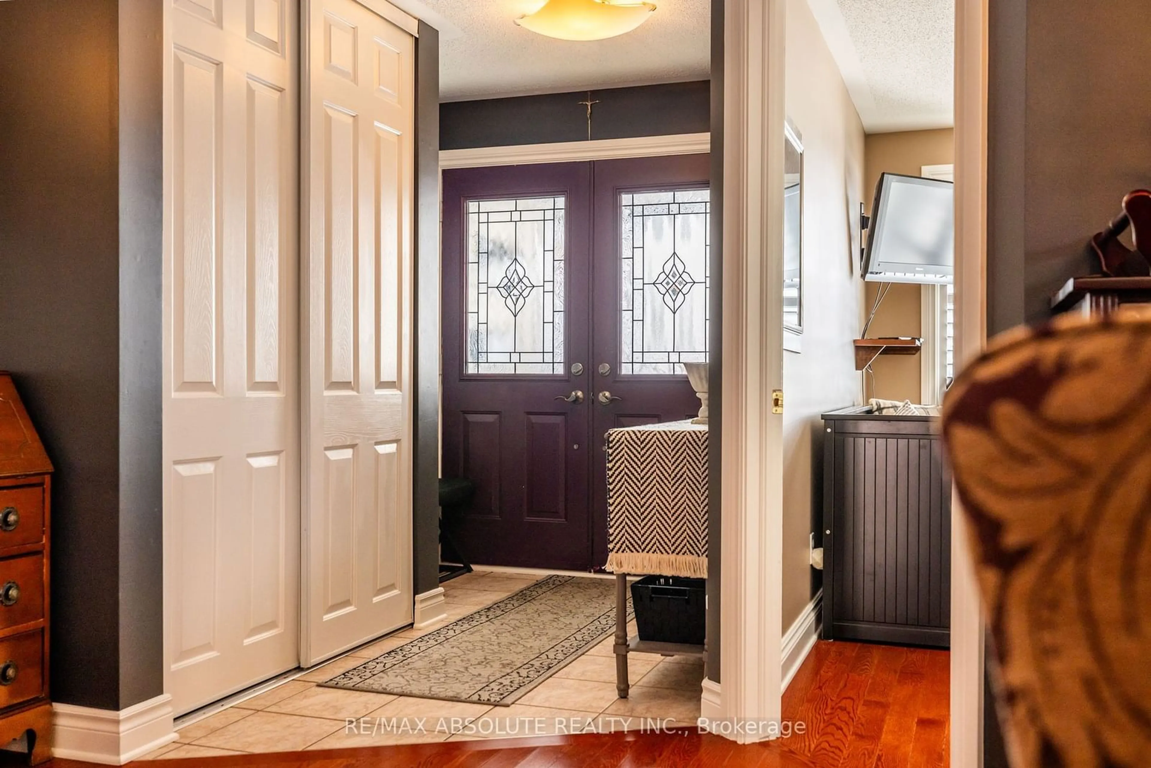 Indoor entryway for 48 Settler's Ridge Way, Barrhaven Ontario K2J 4V2