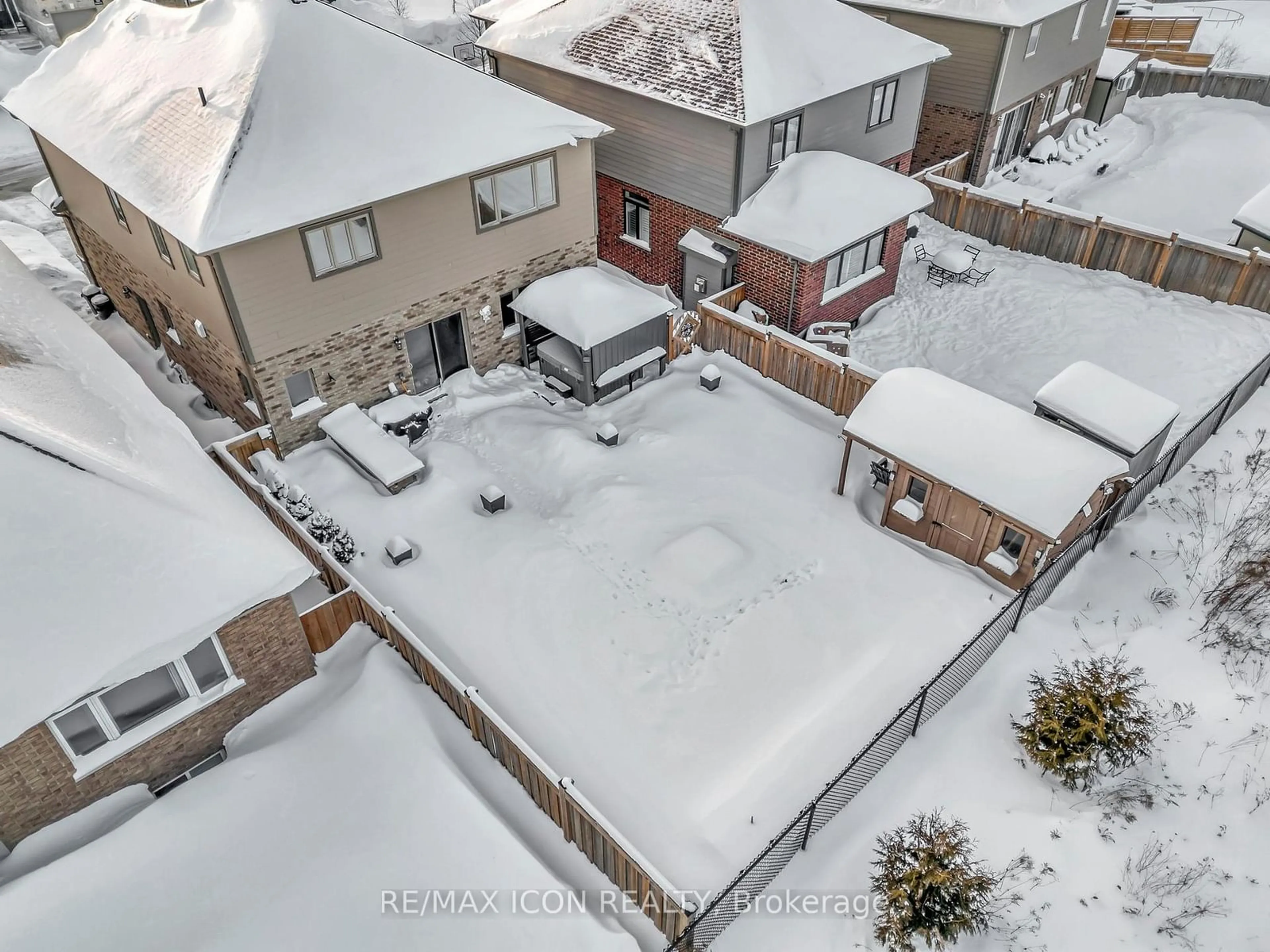 A pic from outside/outdoor area/front of a property/back of a property/a pic from drone, city buildings view from balcony for 63 Challenger Ave, North Dumfries Ontario N0B 1E0