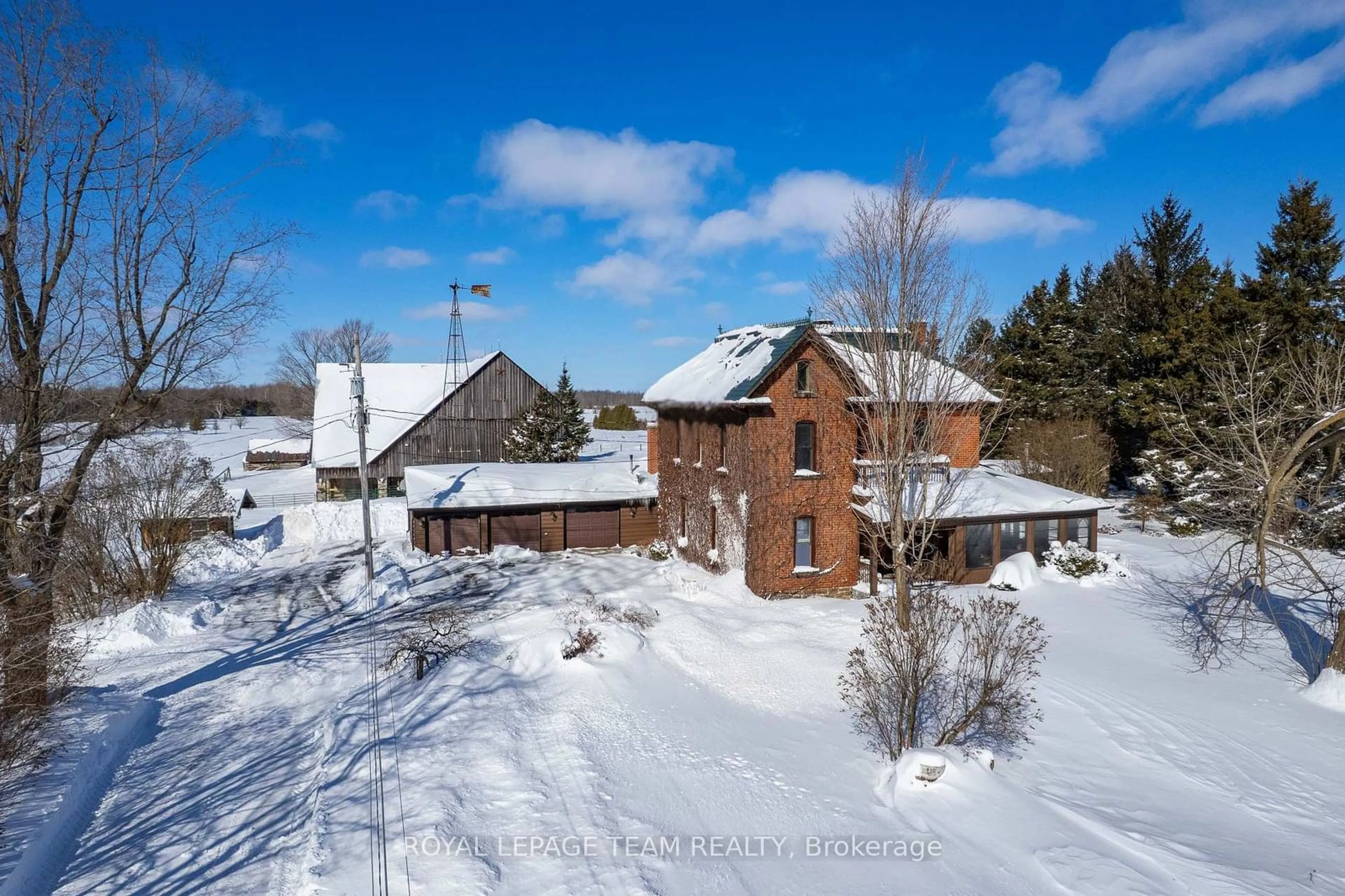 A pic from outside/outdoor area/front of a property/back of a property/a pic from drone, street for 1276 9th Line, Beckwith Ontario K7C 0V9