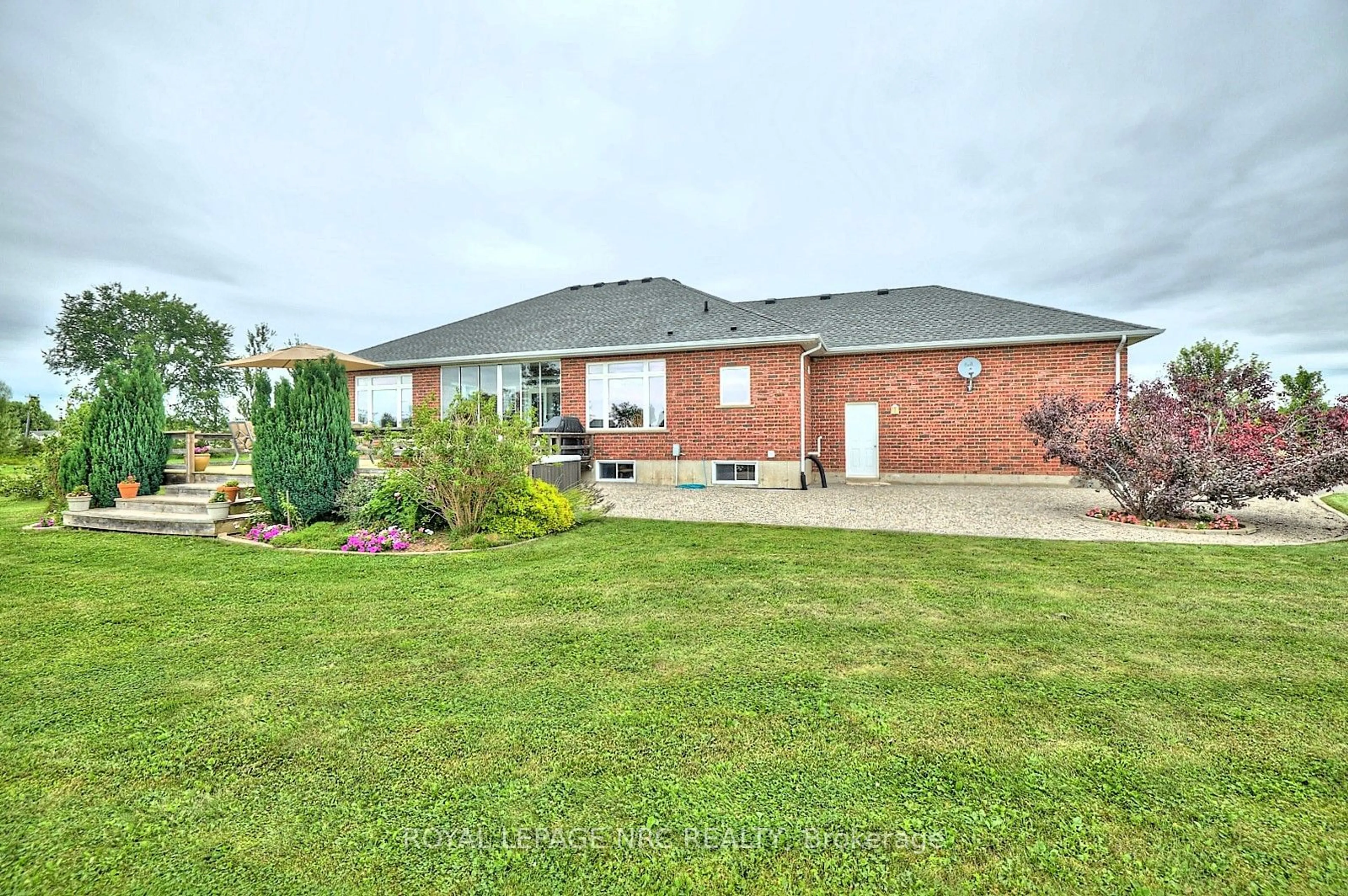 Home with brick exterior material, unknown for 3772 CANBOROUGH Rd, Pelham Ontario L0S 1C0