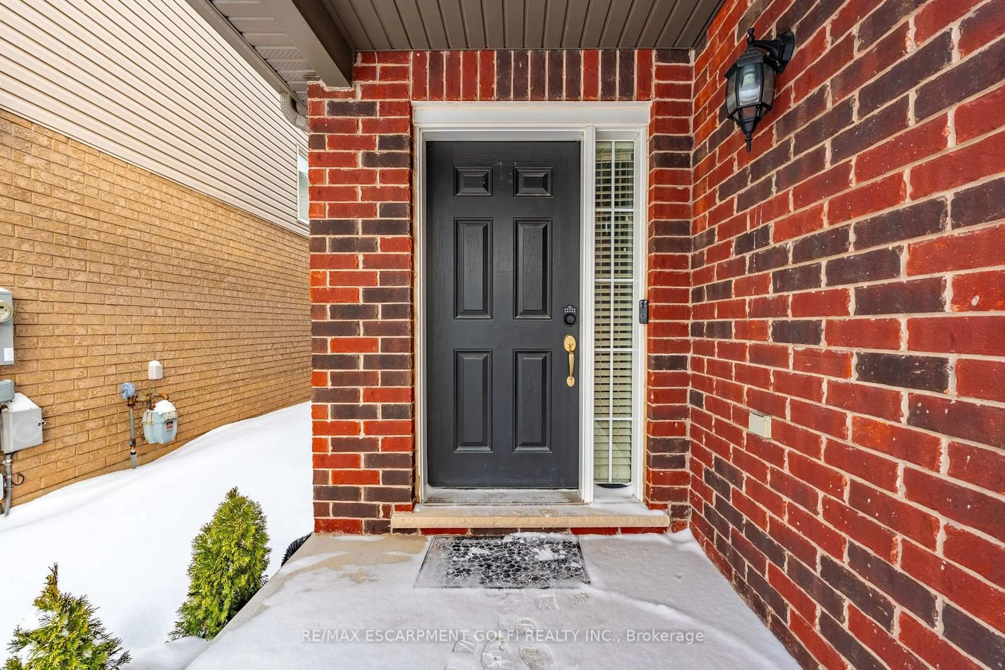 Home with brick exterior material, street for 6604 Mary Dr, Niagara Falls Ontario L2H 0B5