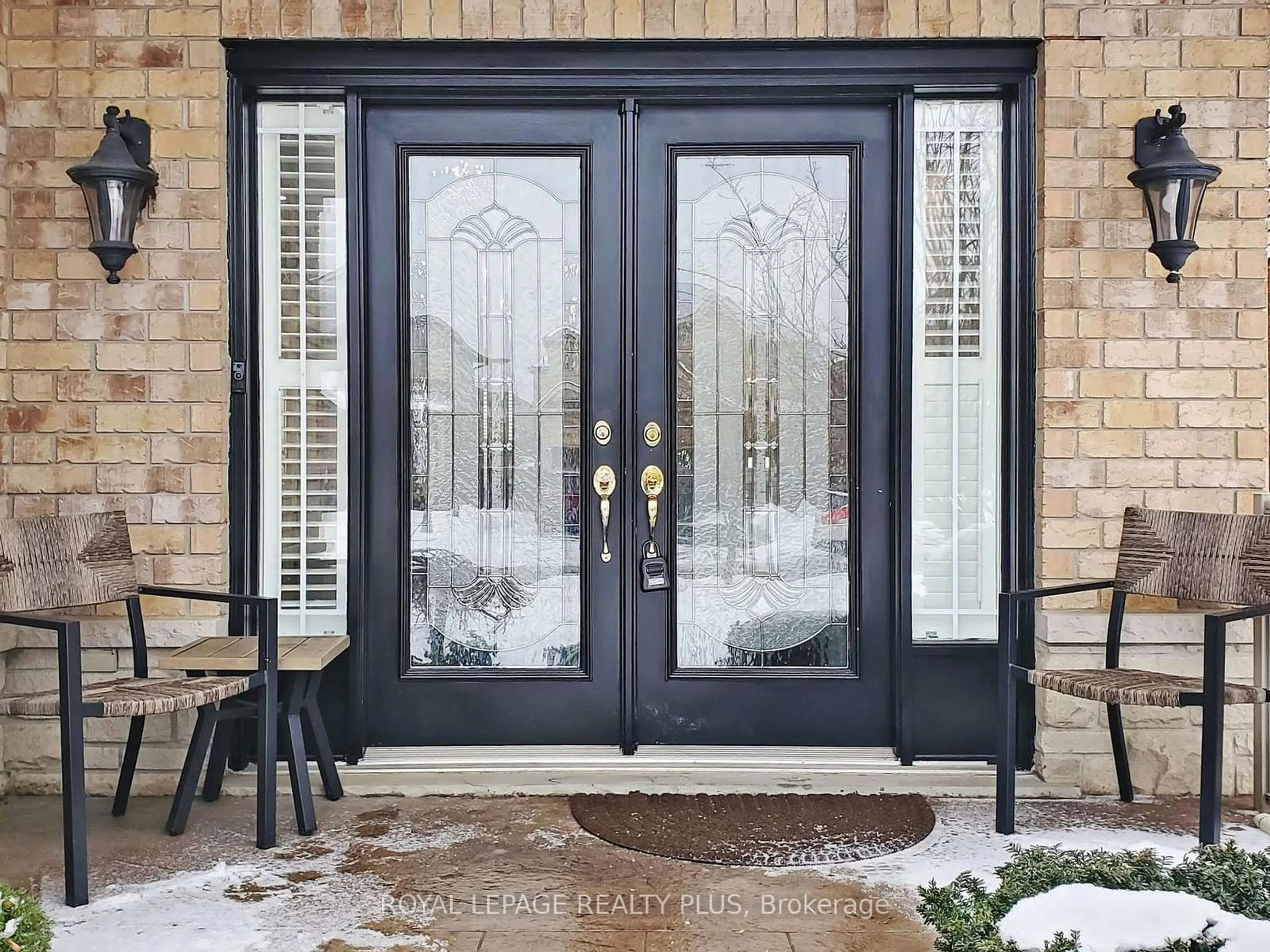 Indoor entryway for 115 Candlewood Dr, Hamilton Ontario L8J 0A3