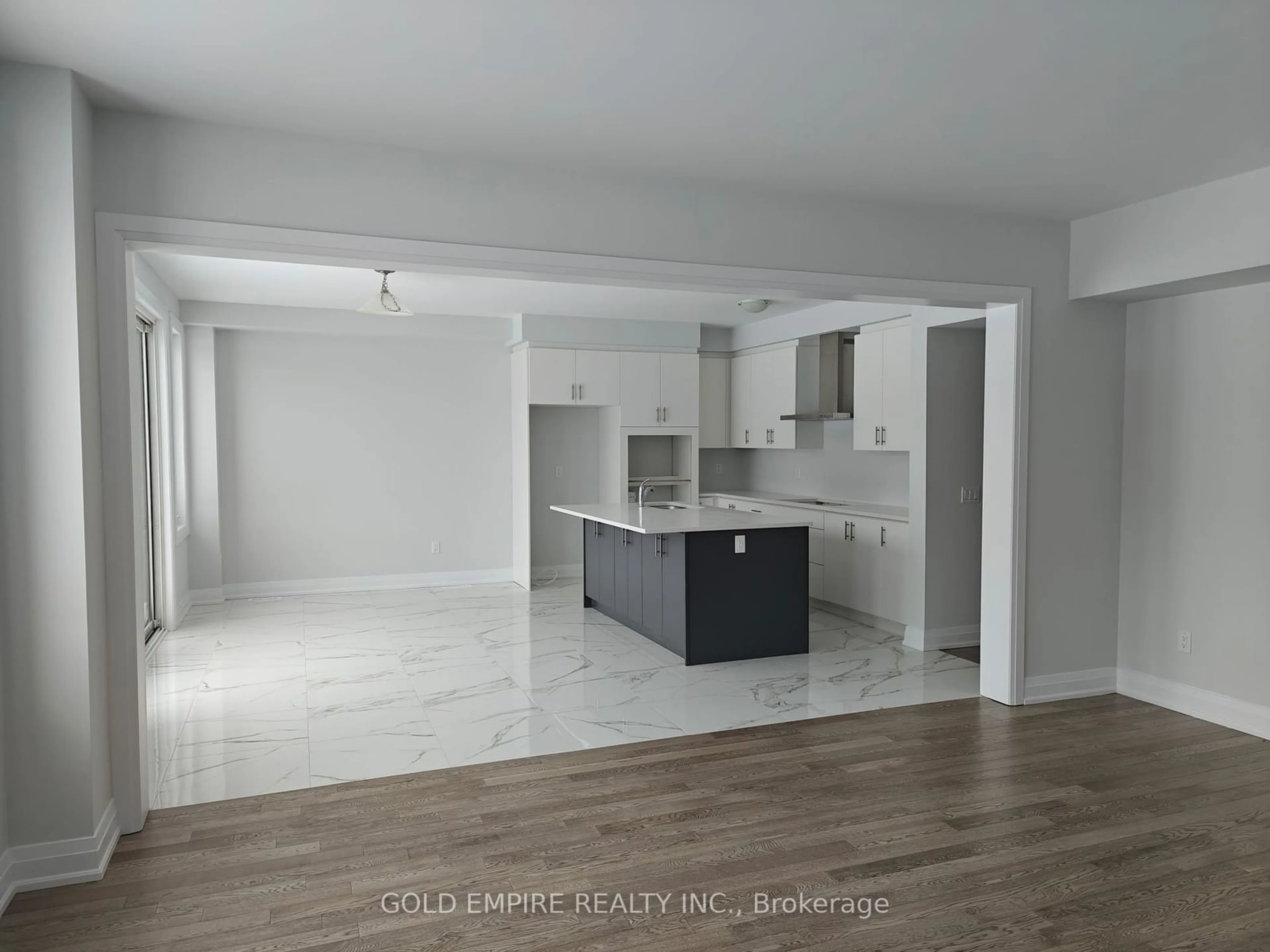 Open concept kitchen, unknown for 4 Harding Crt, Woodstock Ontario N4T 0P8