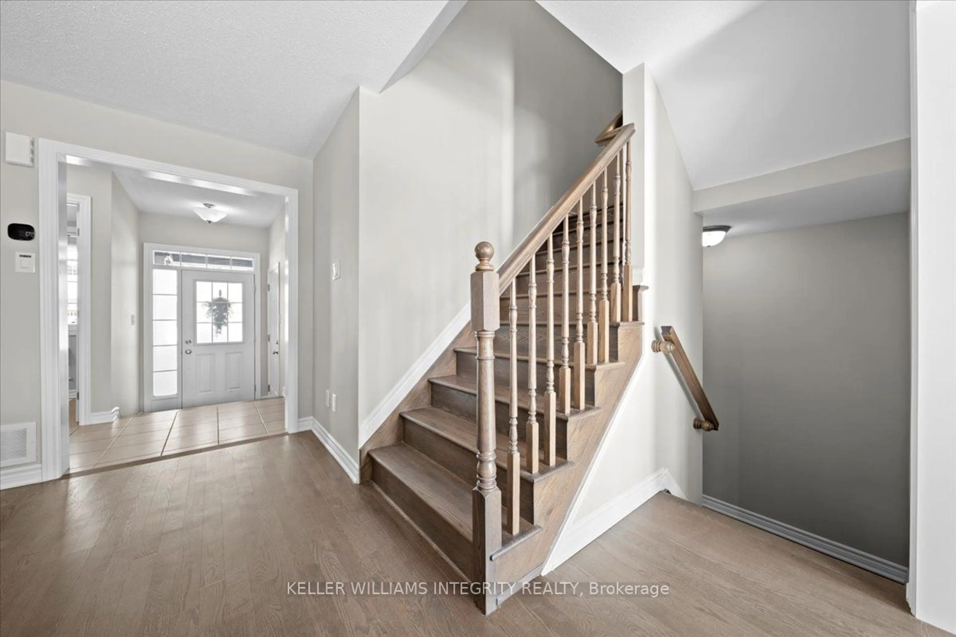 Stairs for 201 Conifer Creek Circ, Kanata Ontario K2M 0M2