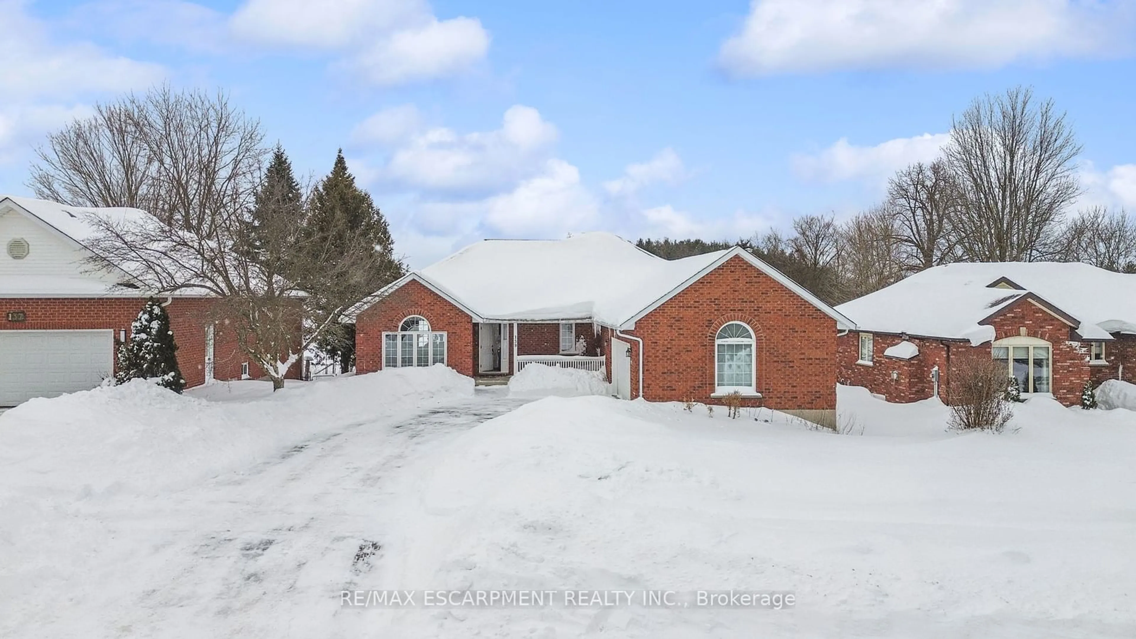 A pic from outside/outdoor area/front of a property/back of a property/a pic from drone, street for 139 Lou's Blvd, Guelph/Eramosa Ontario N0B 2K0