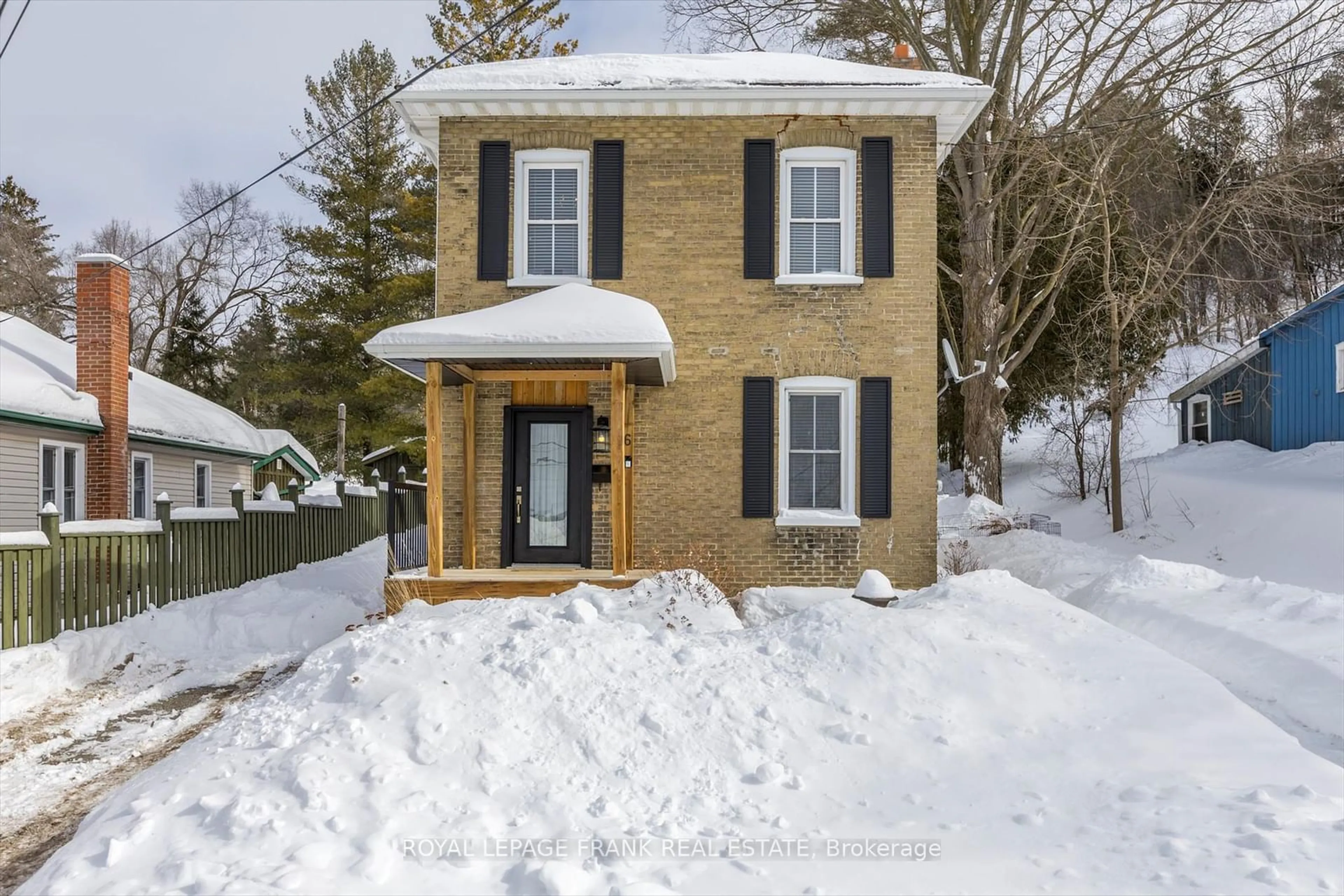 Home with brick exterior material, street for 6 Knox St, Peterborough Ontario K9H 2A8