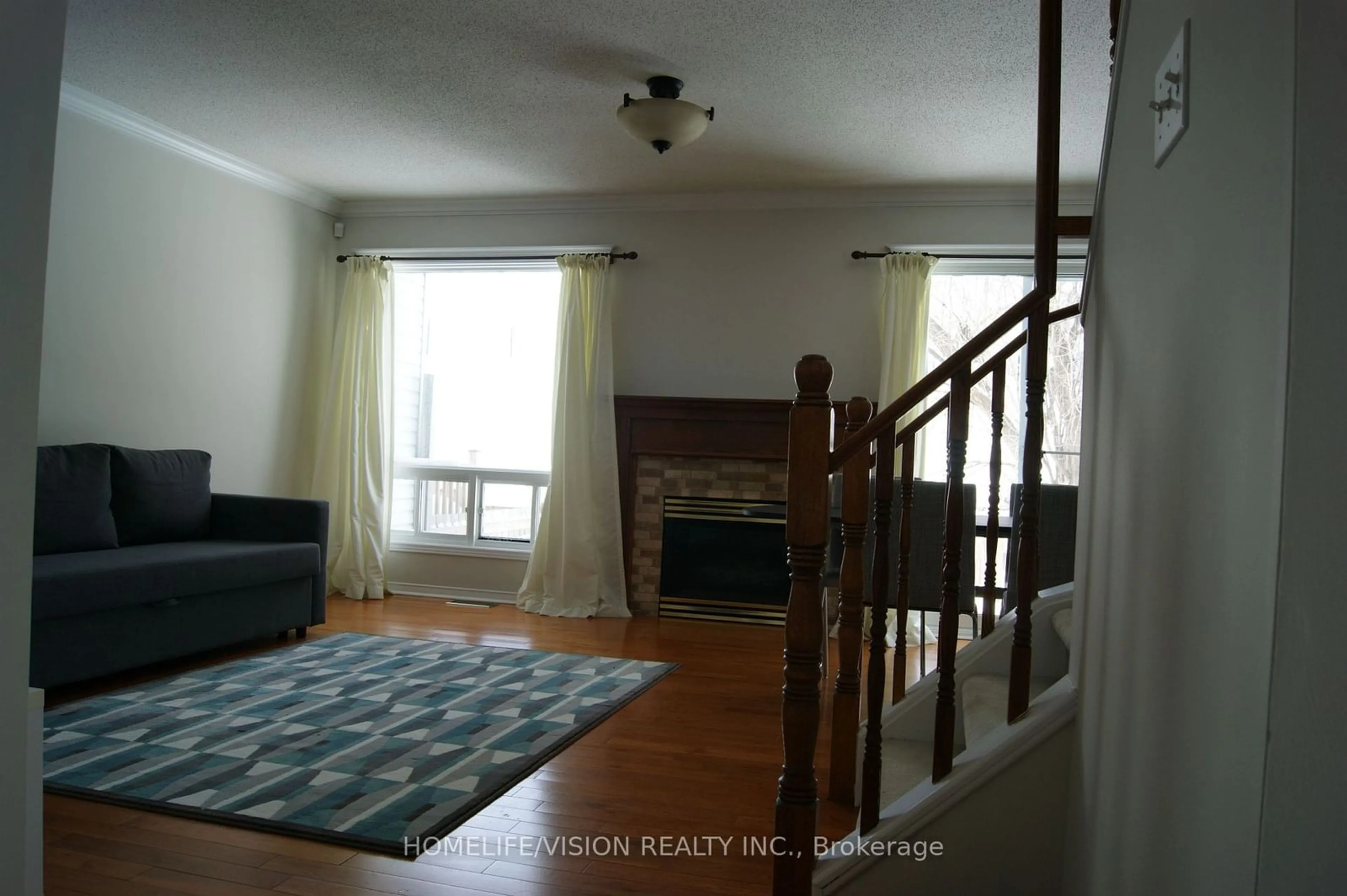 Living room with furniture, unknown for 2047 Avenue O Ave, Alta Vista and Area Ontario K1G 0B1