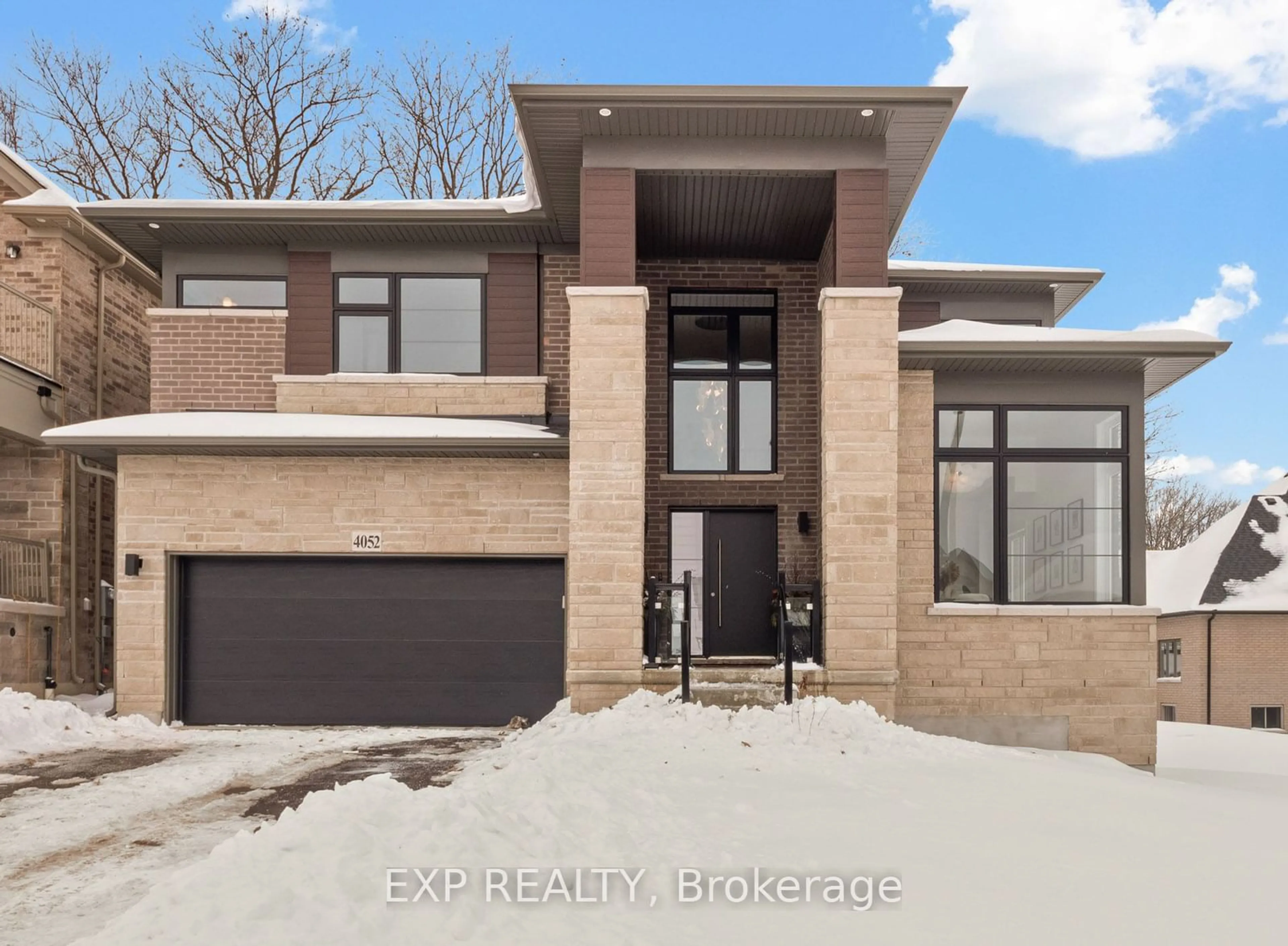 Home with brick exterior material, street for 4052 Highland Park Dr, Lincoln Ontario L0R 1B4